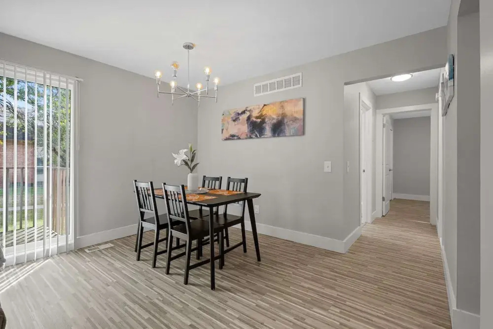 Bright and Airy 2BR 2BA in the Heart of the City