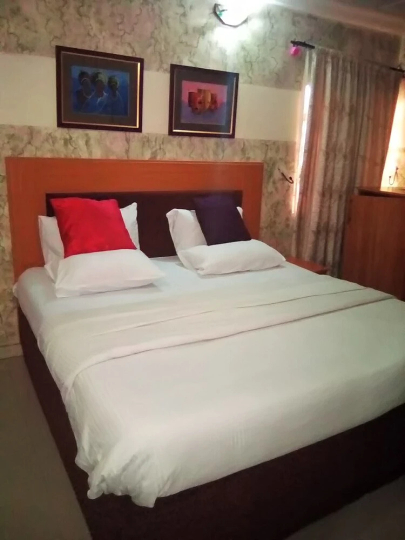 Jerry Cedarwood Guest House