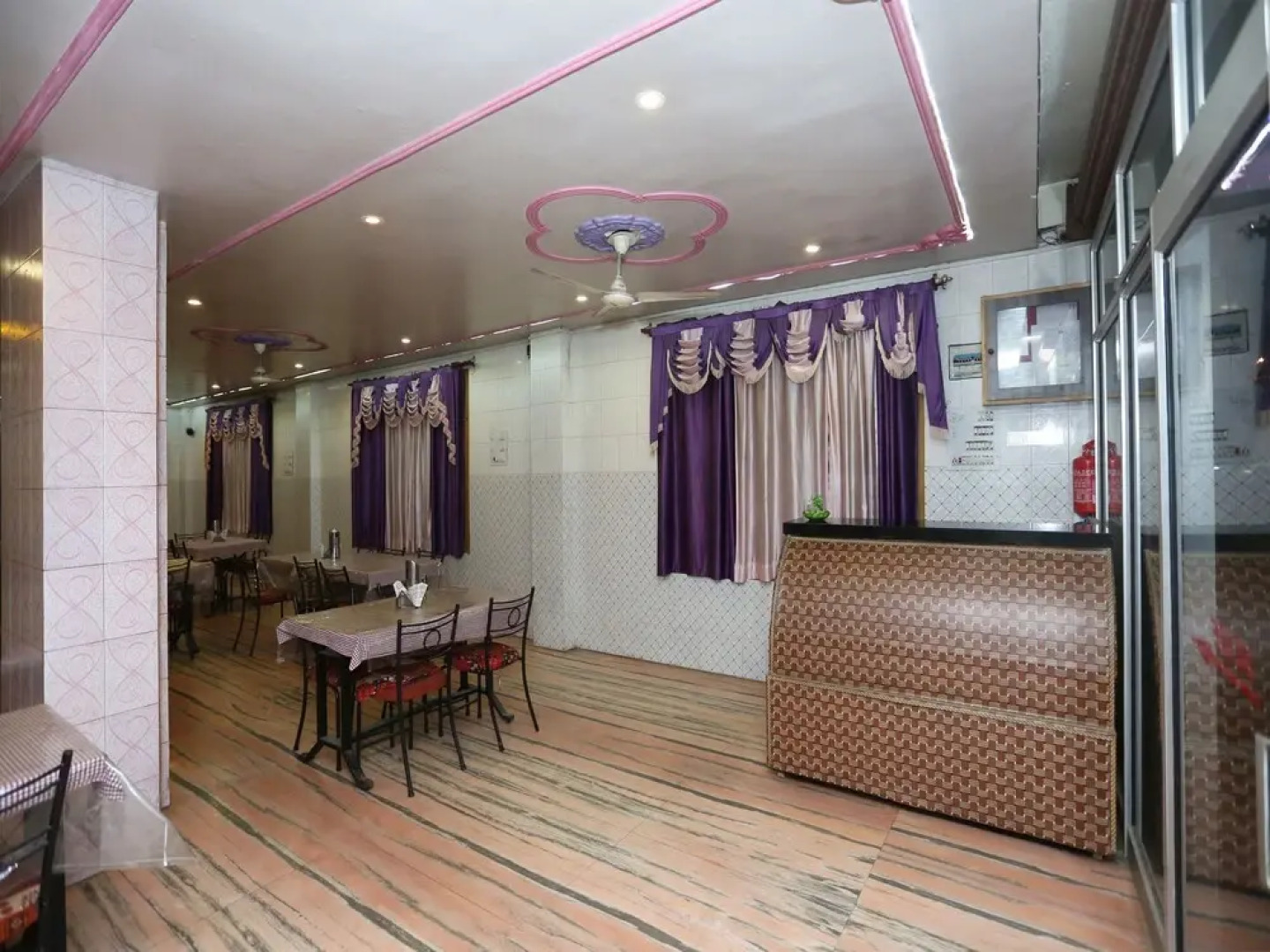 OYO 28835 Hotel Star