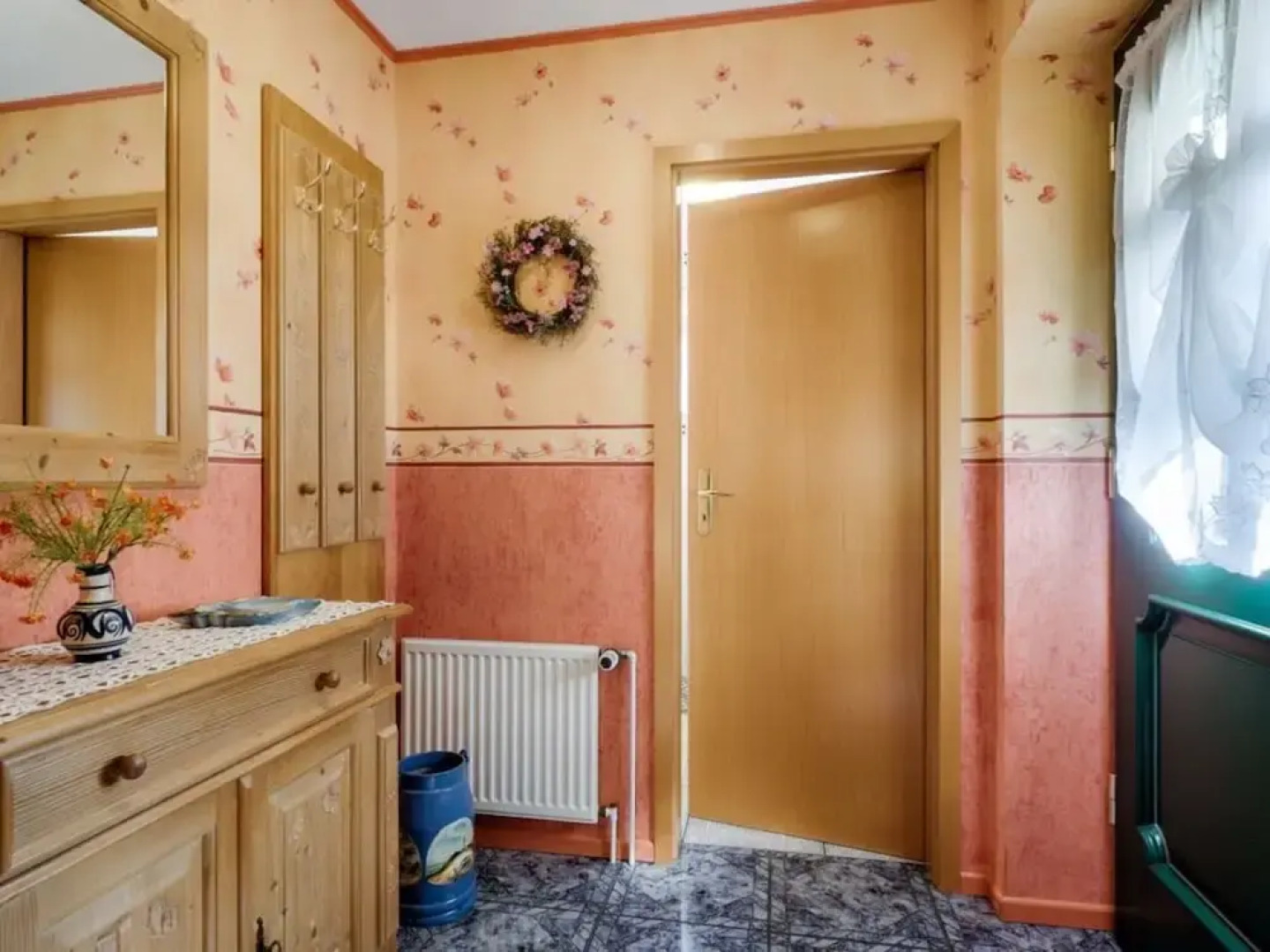 Am Rotdorn Modern Retreat