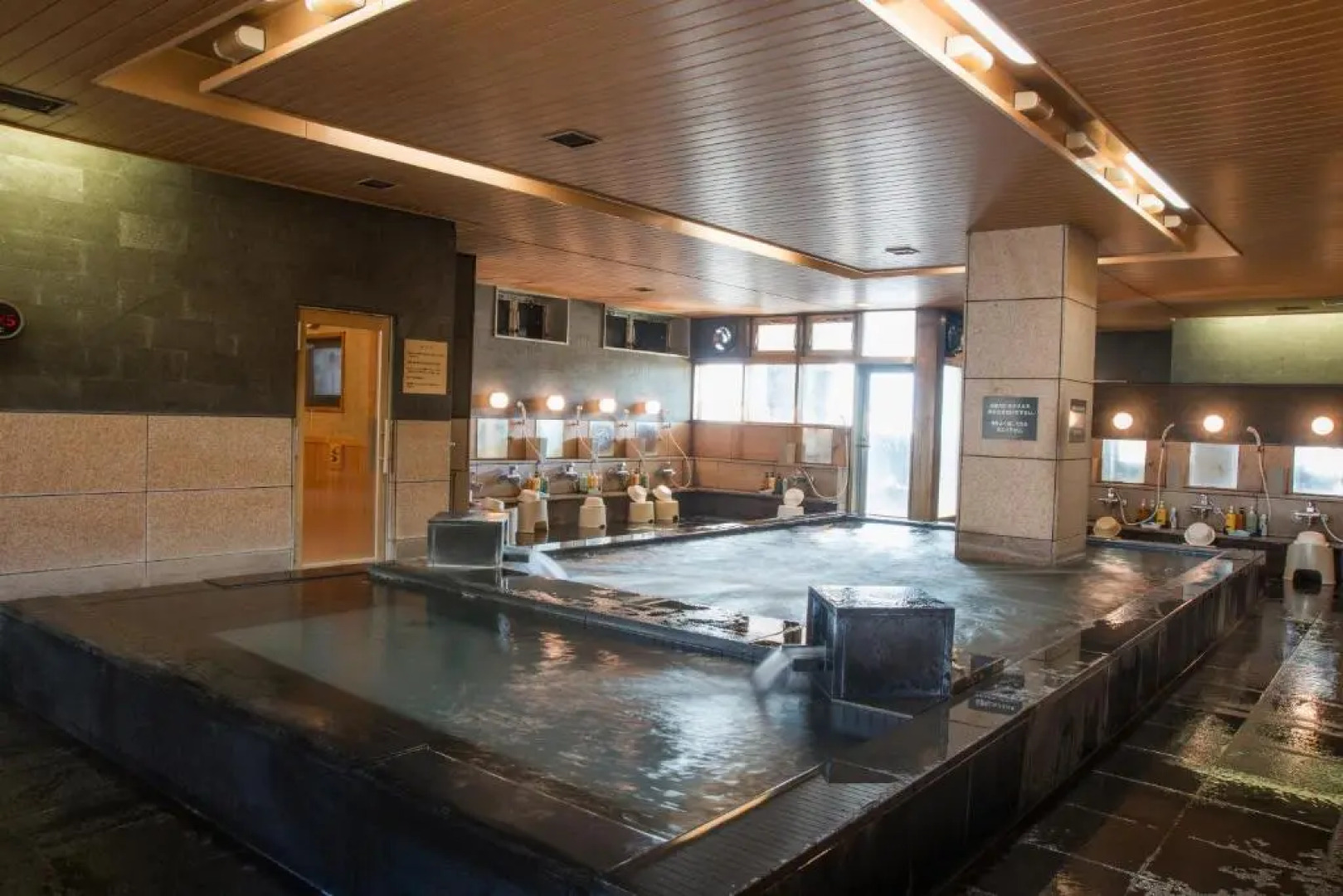 Rex Inn Kawasaki - Caters to Men