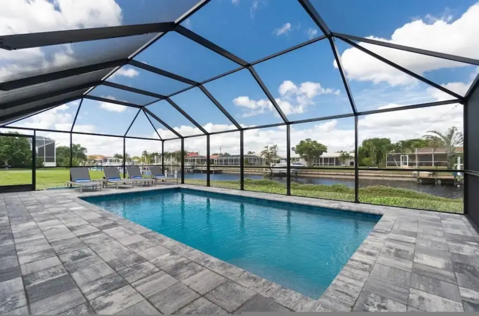 Villa Capri - Waterfront Retreat With Heated Pool