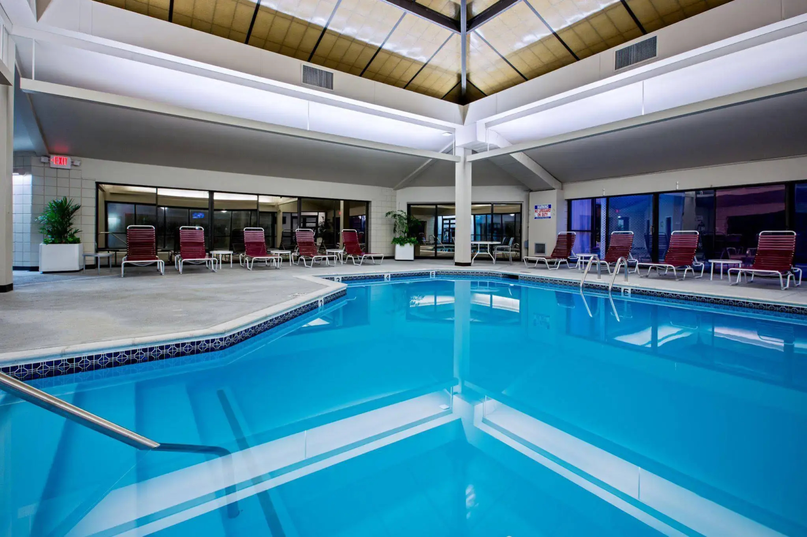 Crowne Plaza Providence-Warwick Airport by IHG