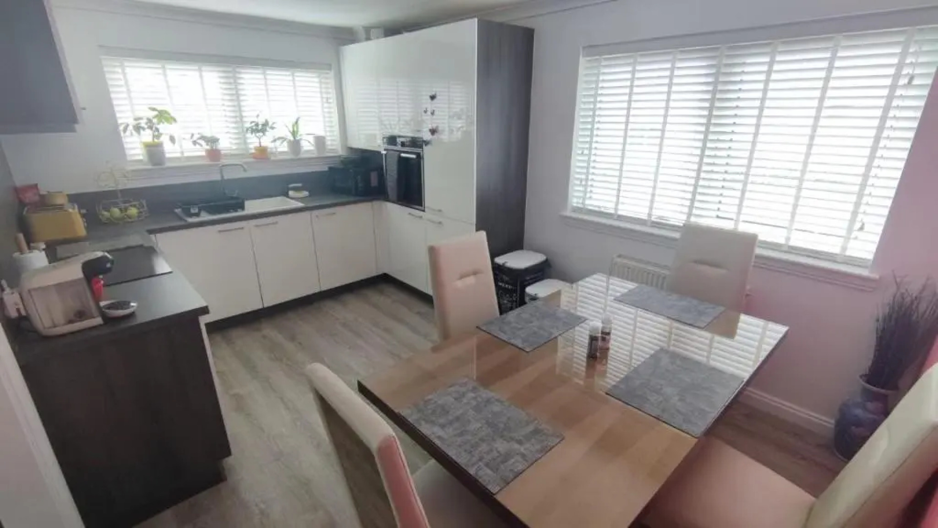 Lovely 2 Bedroom Modern Ground Floor Flat