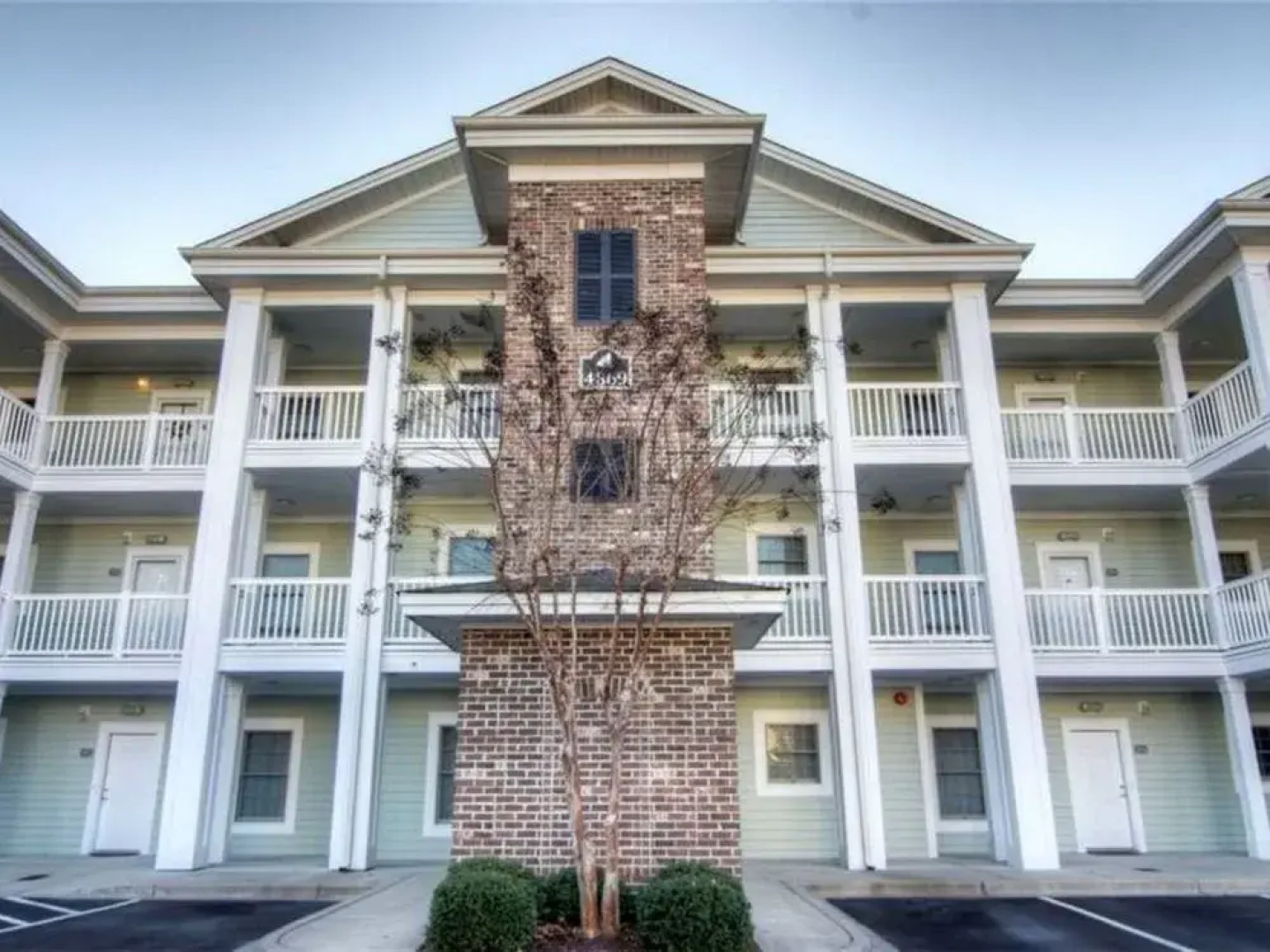 Magnolia Pointe 302-4869 by RedAwning