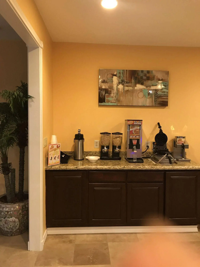 Los Fresnos Inn and Suites