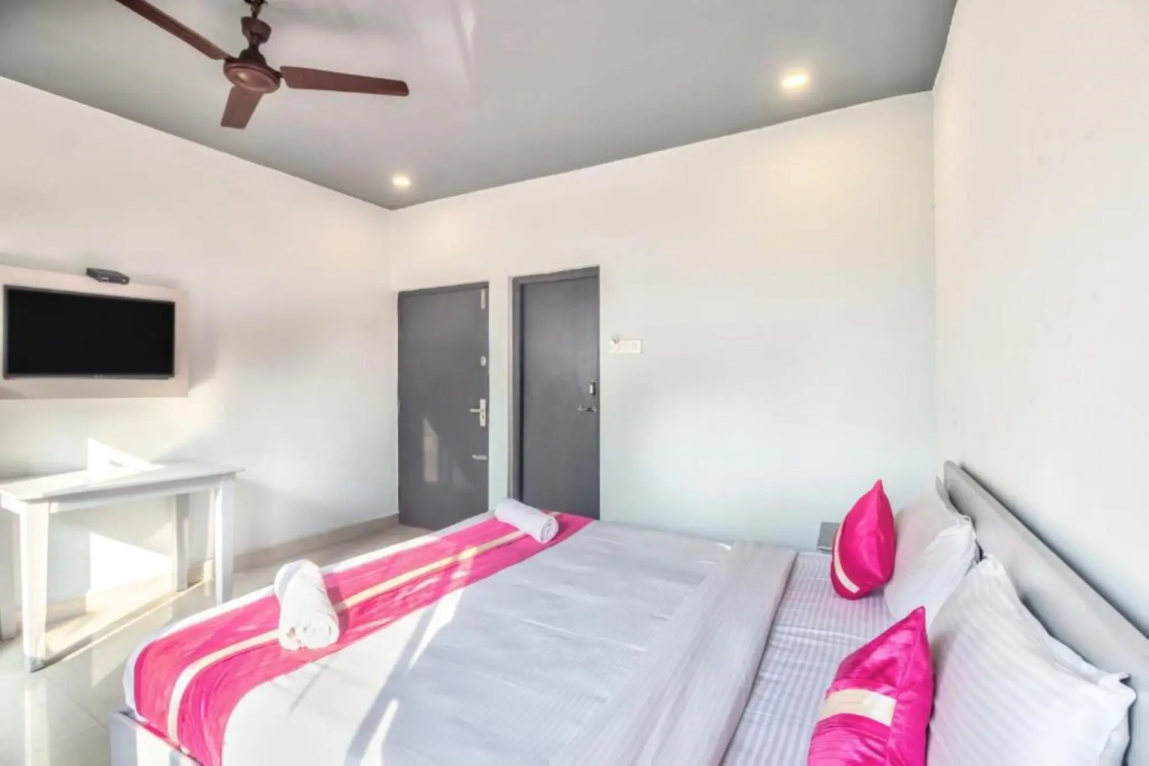 Super OYO Arpora Baga