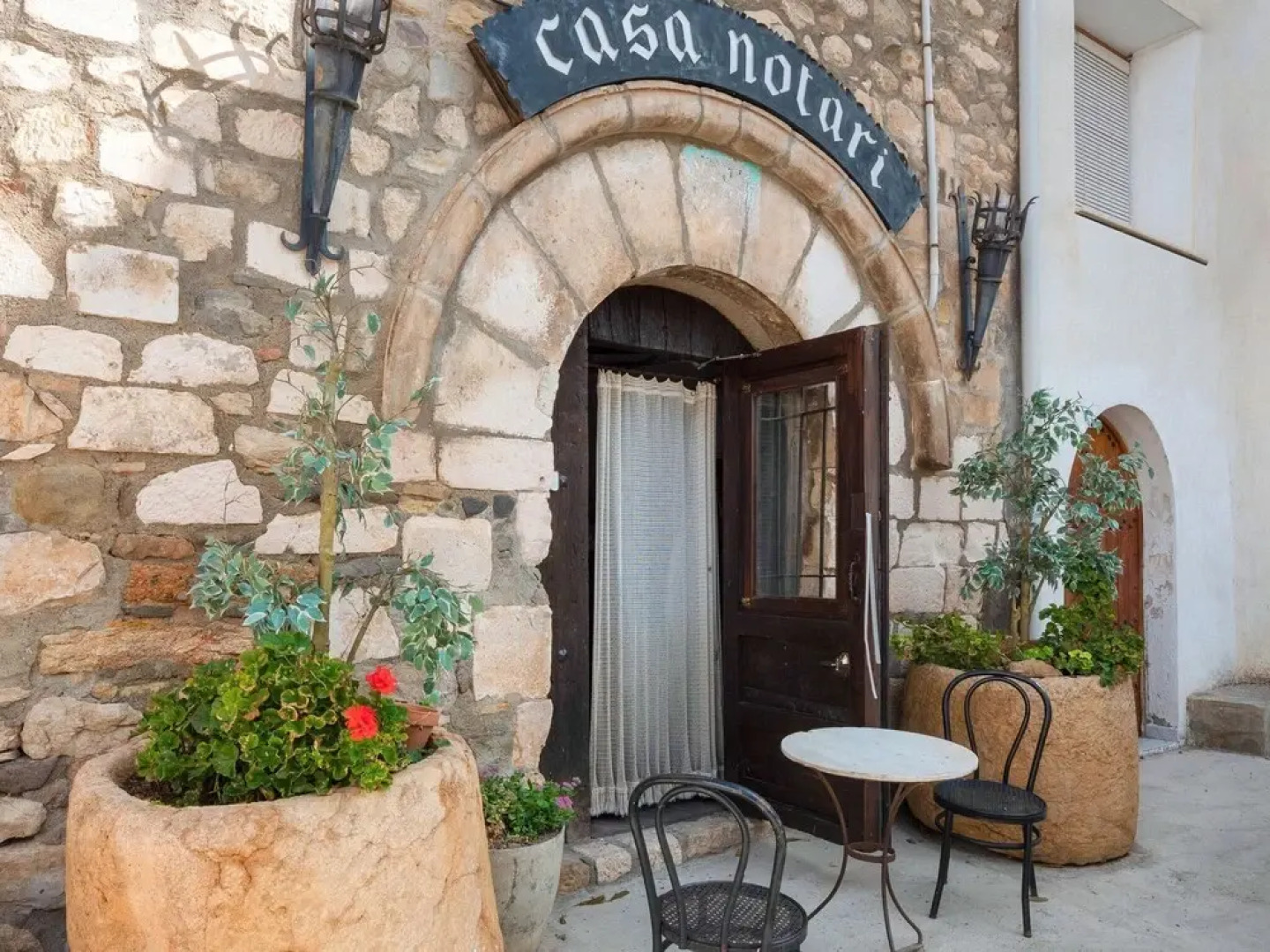 Rustic Holiday Home in Tolva near Mont Rebei Lake