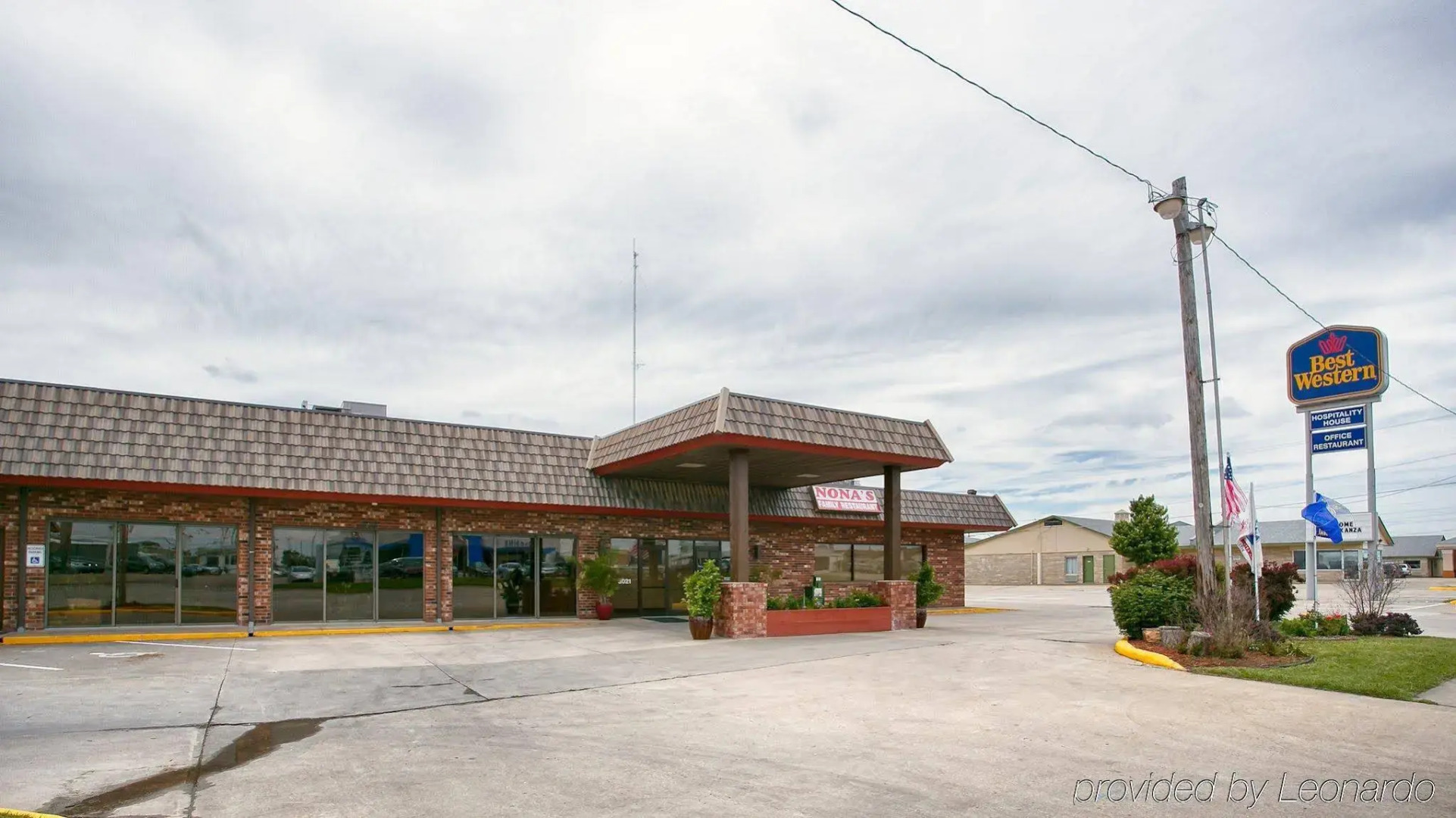 Best Western Hospitality House