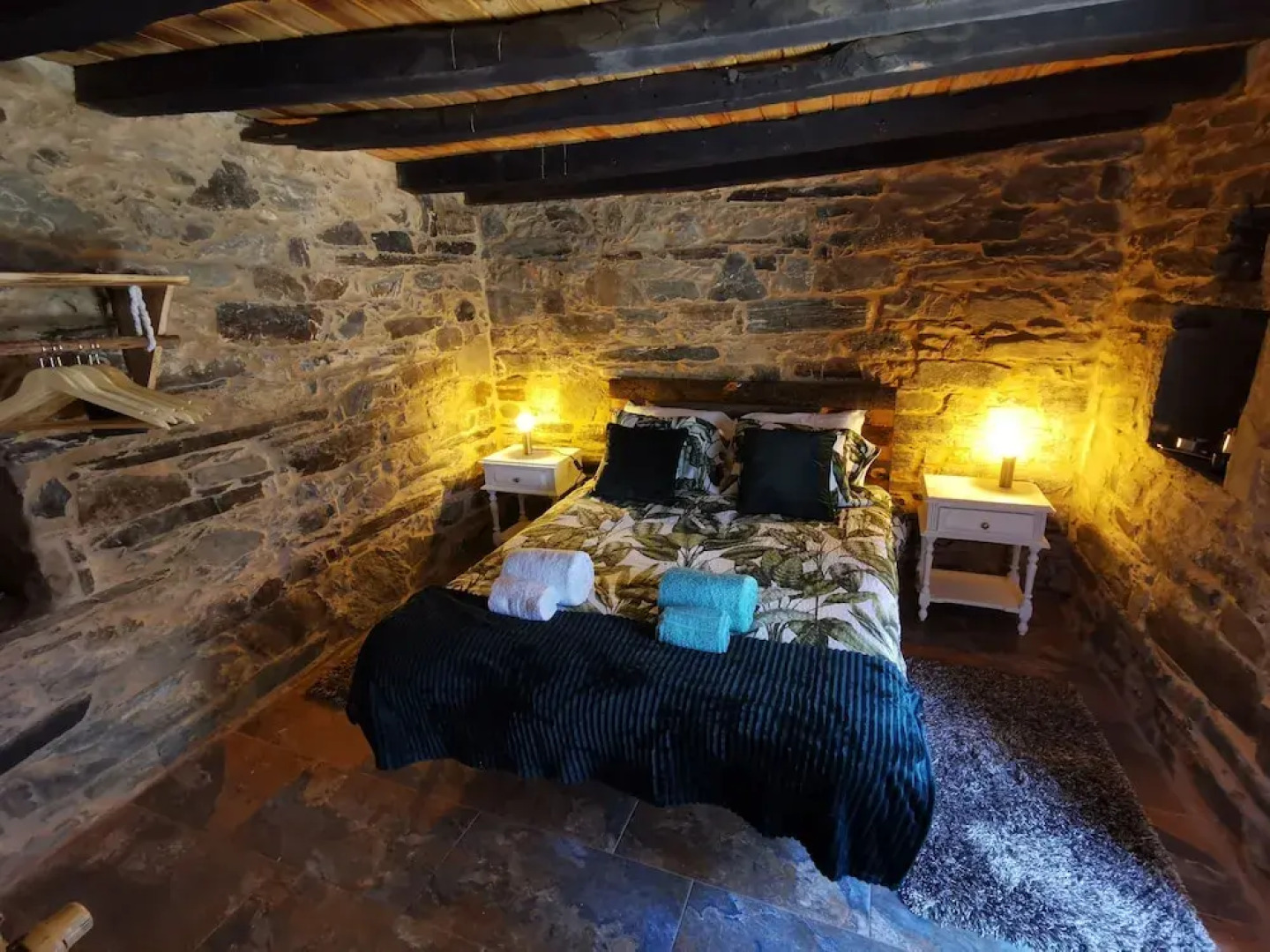 400 Year old 3-bedroom Farmhouse Central Portugal