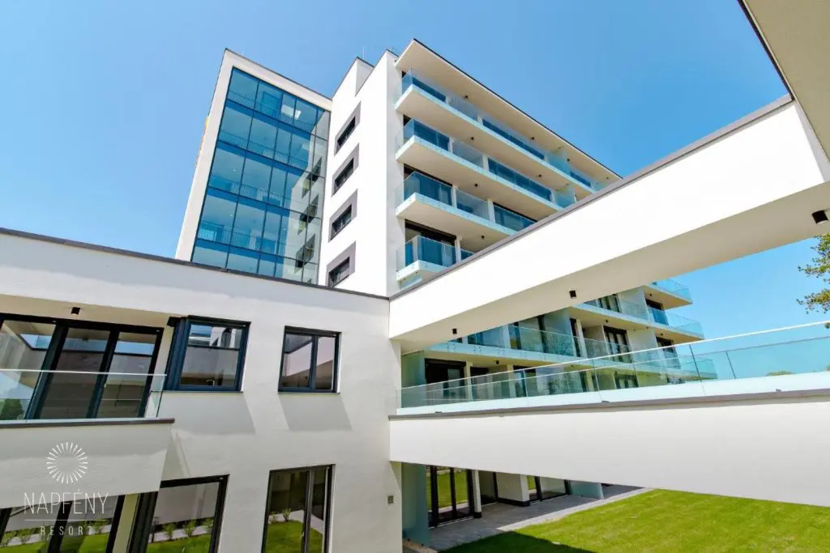 Premium Lelle Waterfront Resort Bonnie