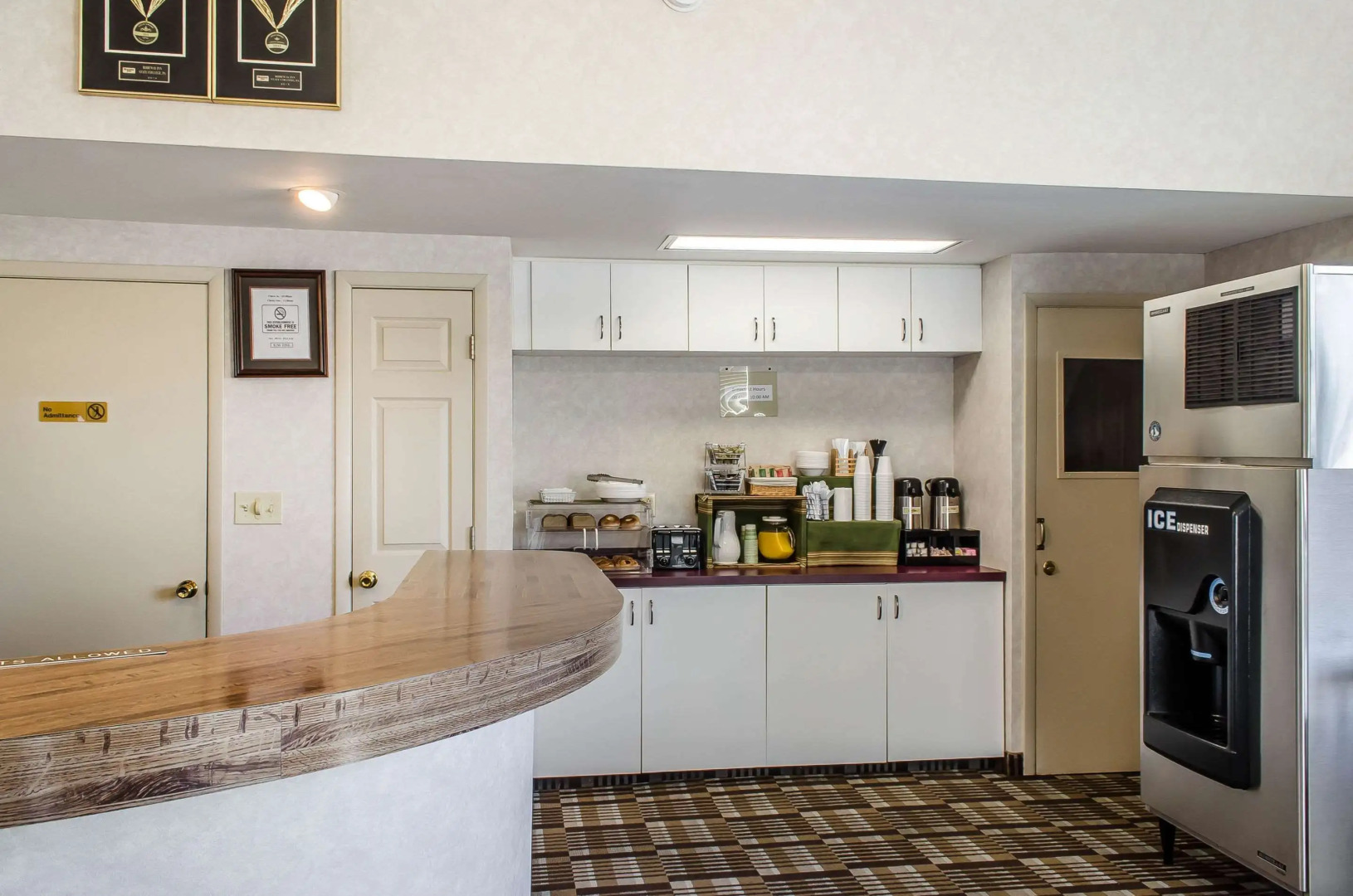 Rodeway Inn State College - near University