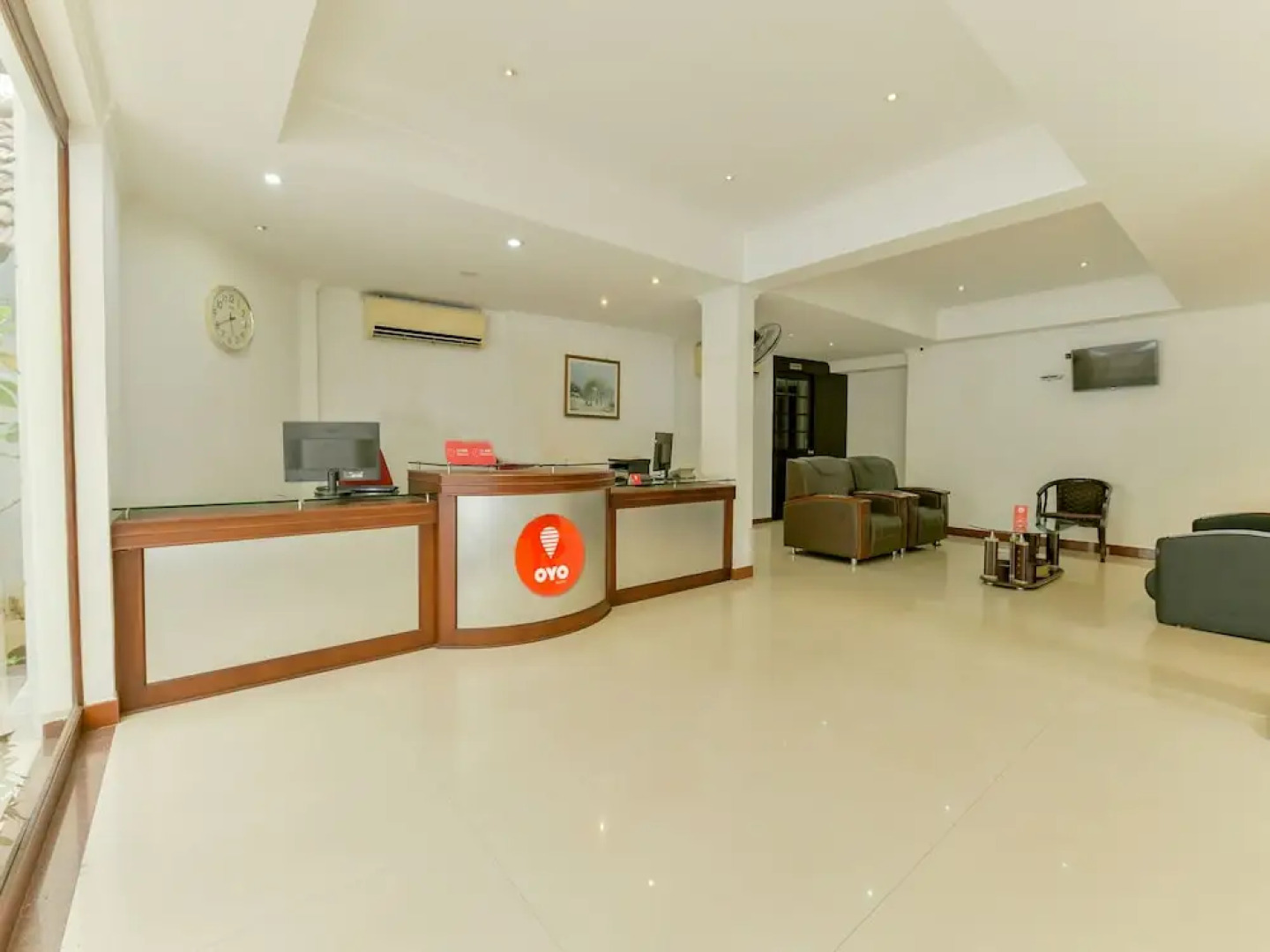 Capital O 15460 Centre Point