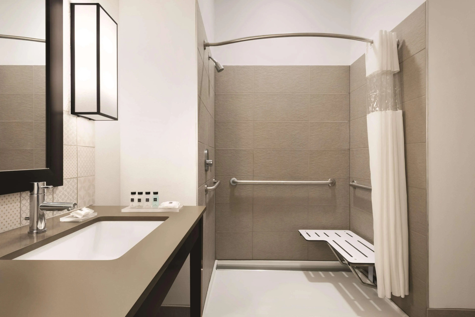 Country Inn & Suites by Radisson, Ft. Atkinson, WI