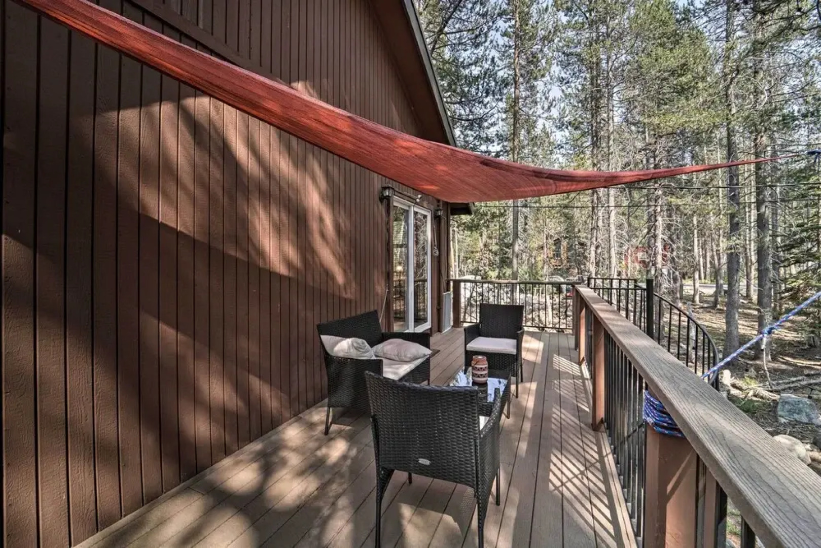Near Donner Lake & Skiing: Soda Springs Cabin!