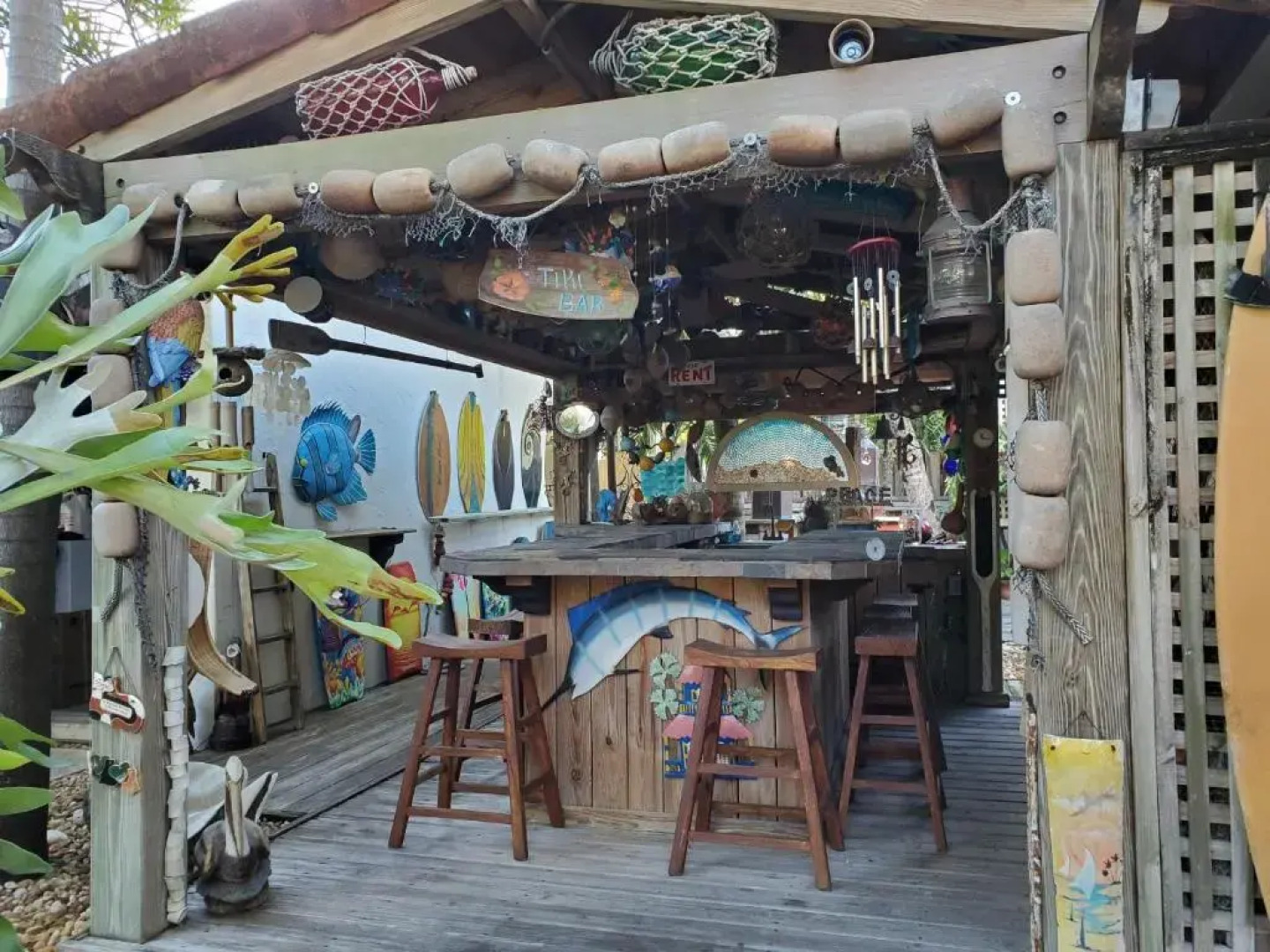 Downtown Whimsical Paradise Pool, Tiki Bar, 2 blocks to Atlantic Ave Delray