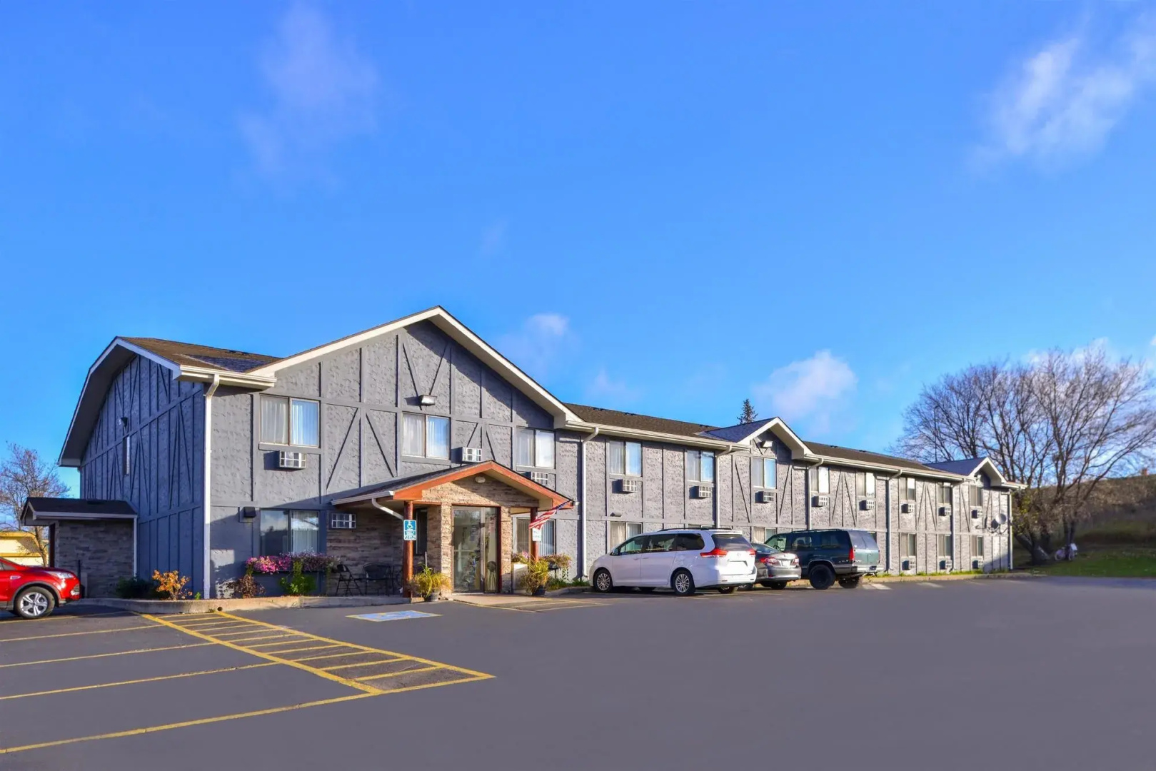Americas Best Value Inn & Suites Detroit Lakes