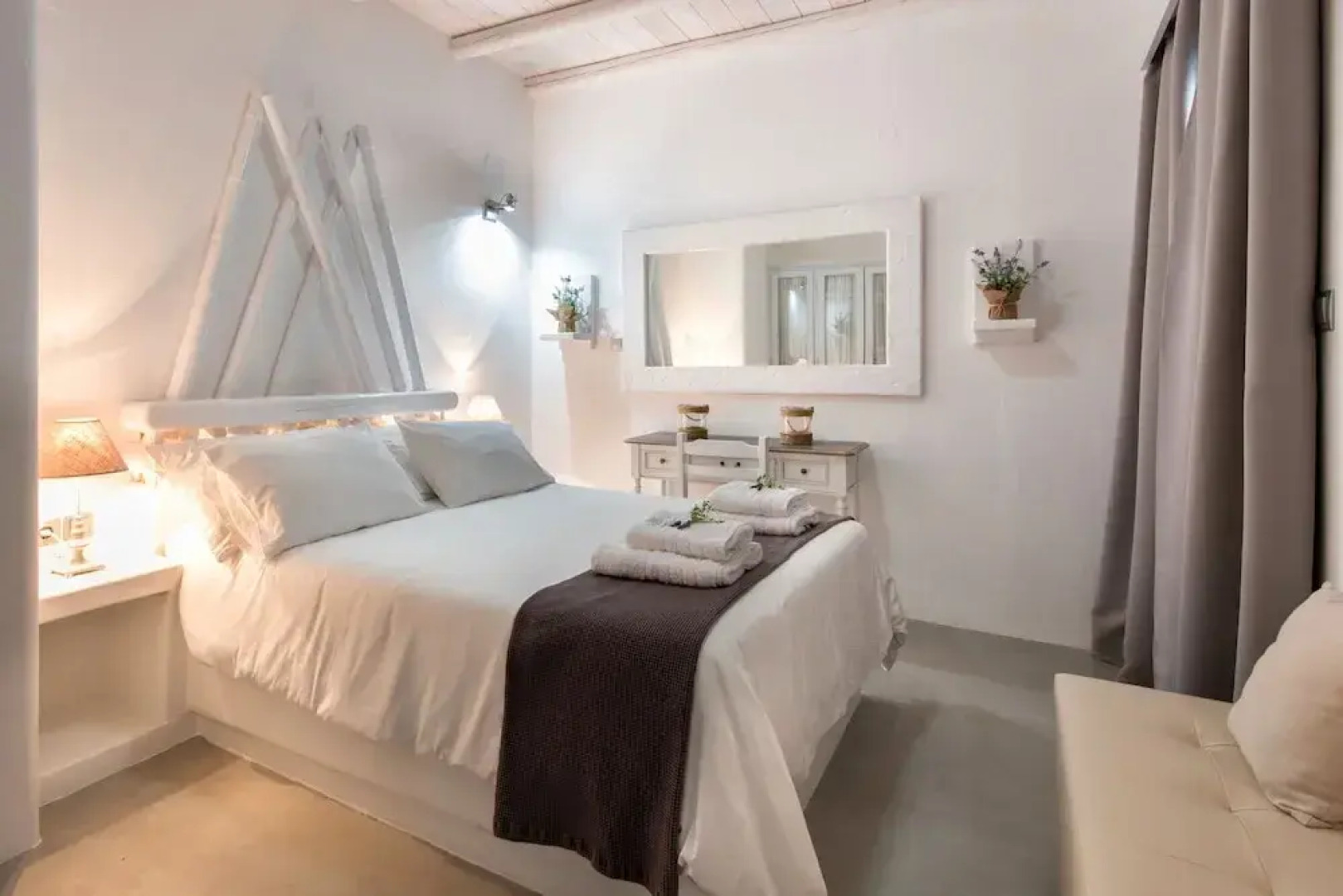 Blue Waves Suites & Apartments