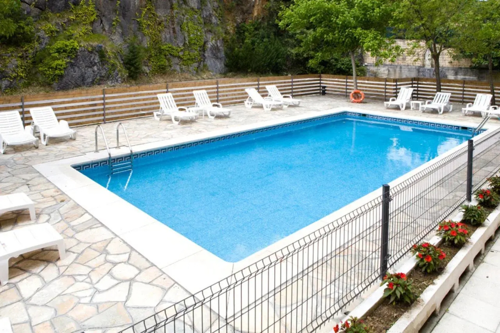 Los Arces de Isla Hotel & Apartamentos