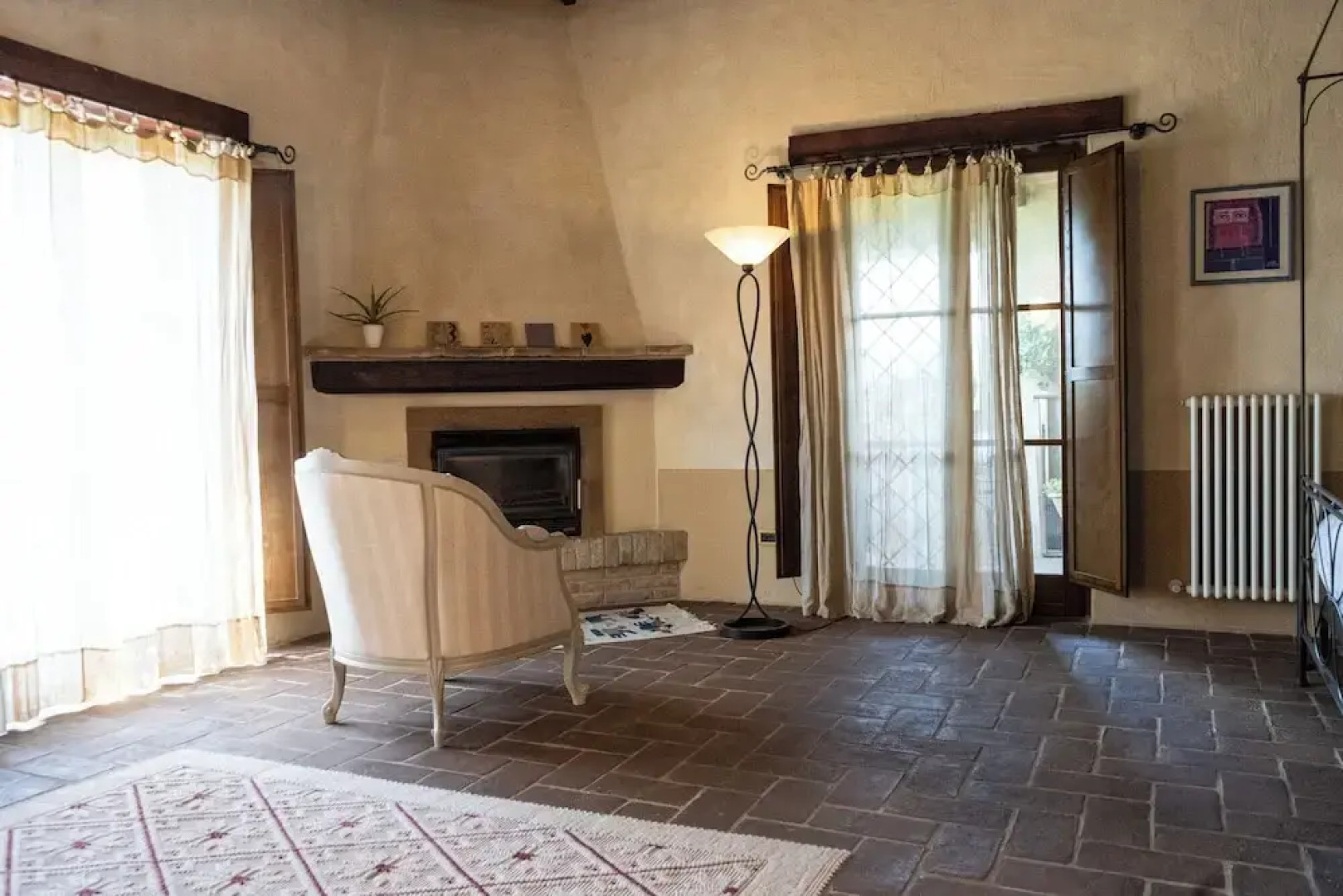 Tenuta di campagna con piscina immersa nel verde