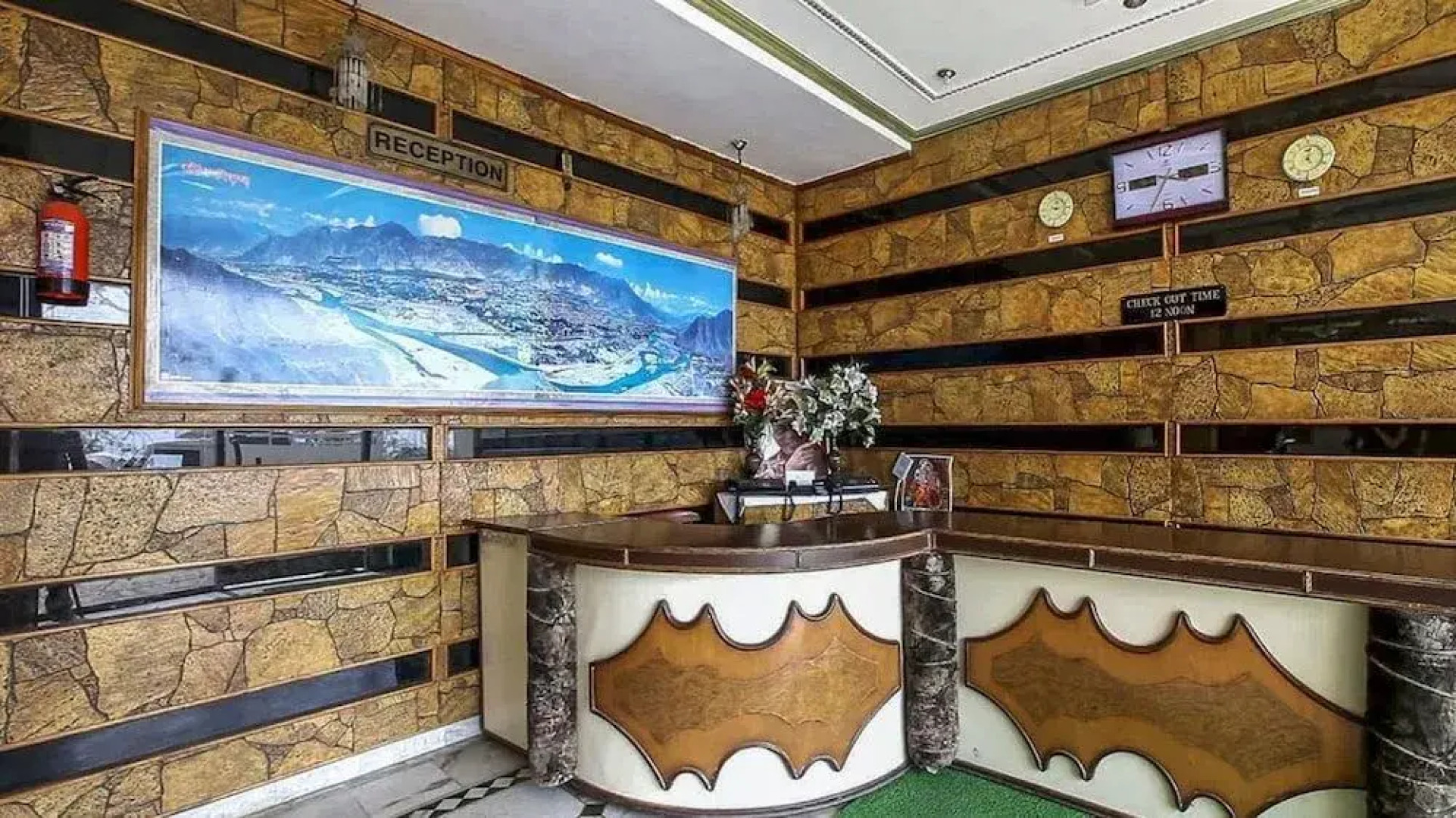 ADB Rooms Hotel Sahiwa