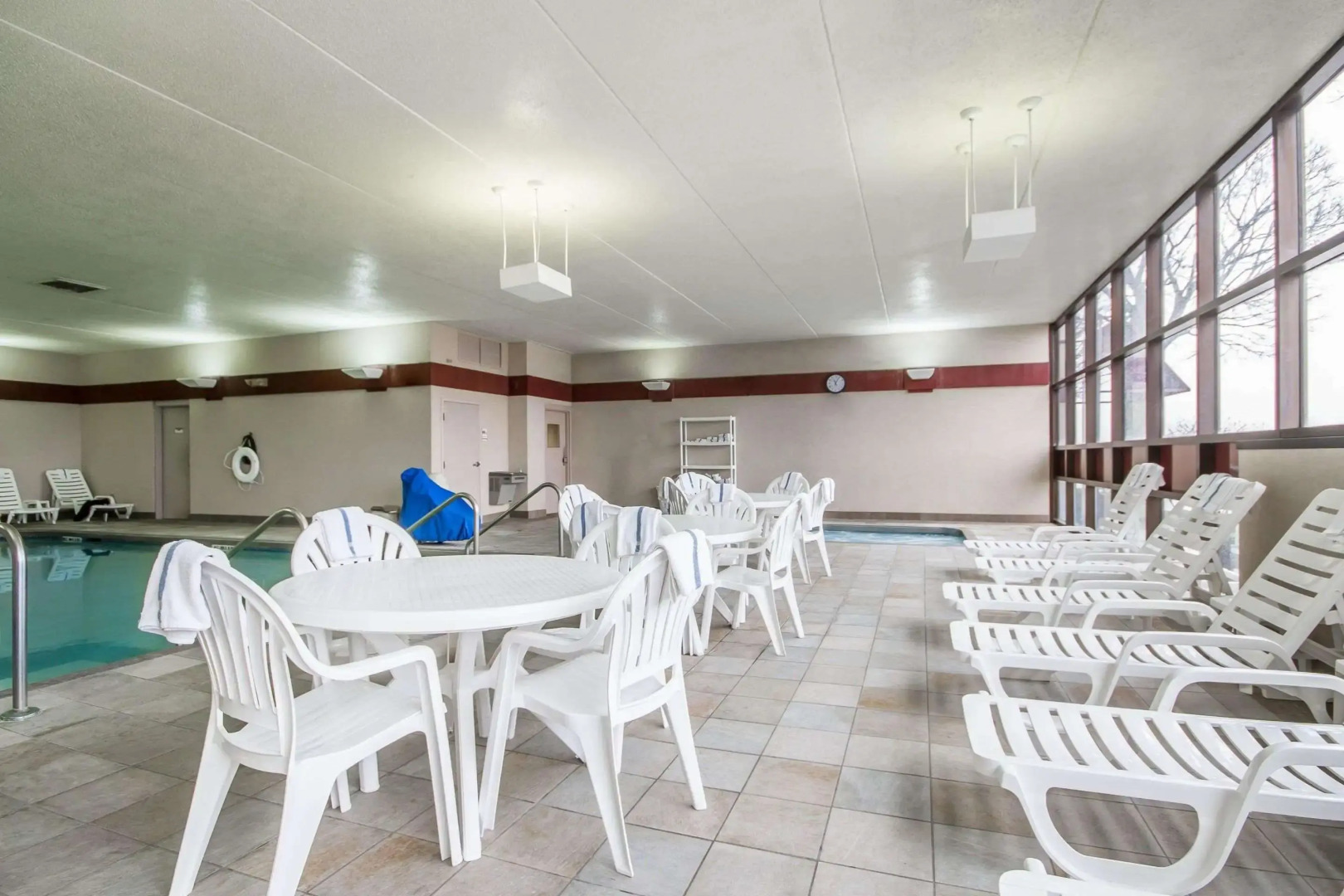 Comfort Inn & Suites Madison - Airport