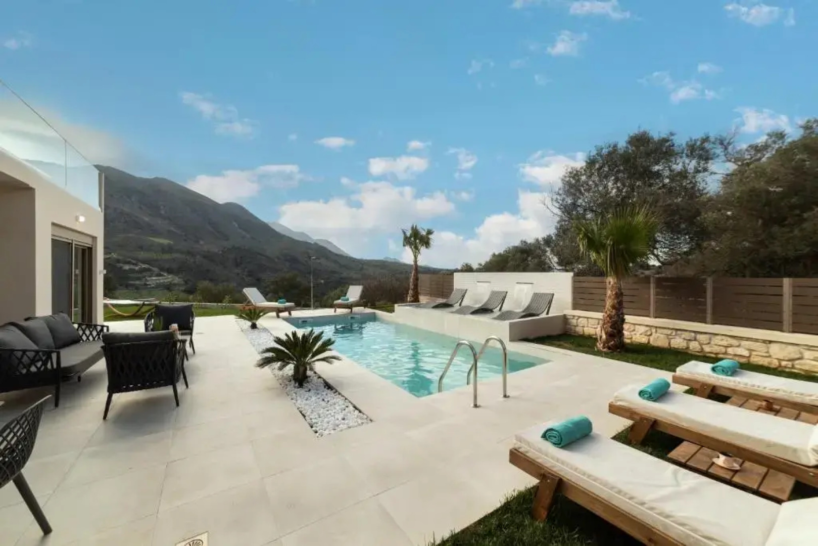 Villa Silentium Olia by MediterraneanVillas