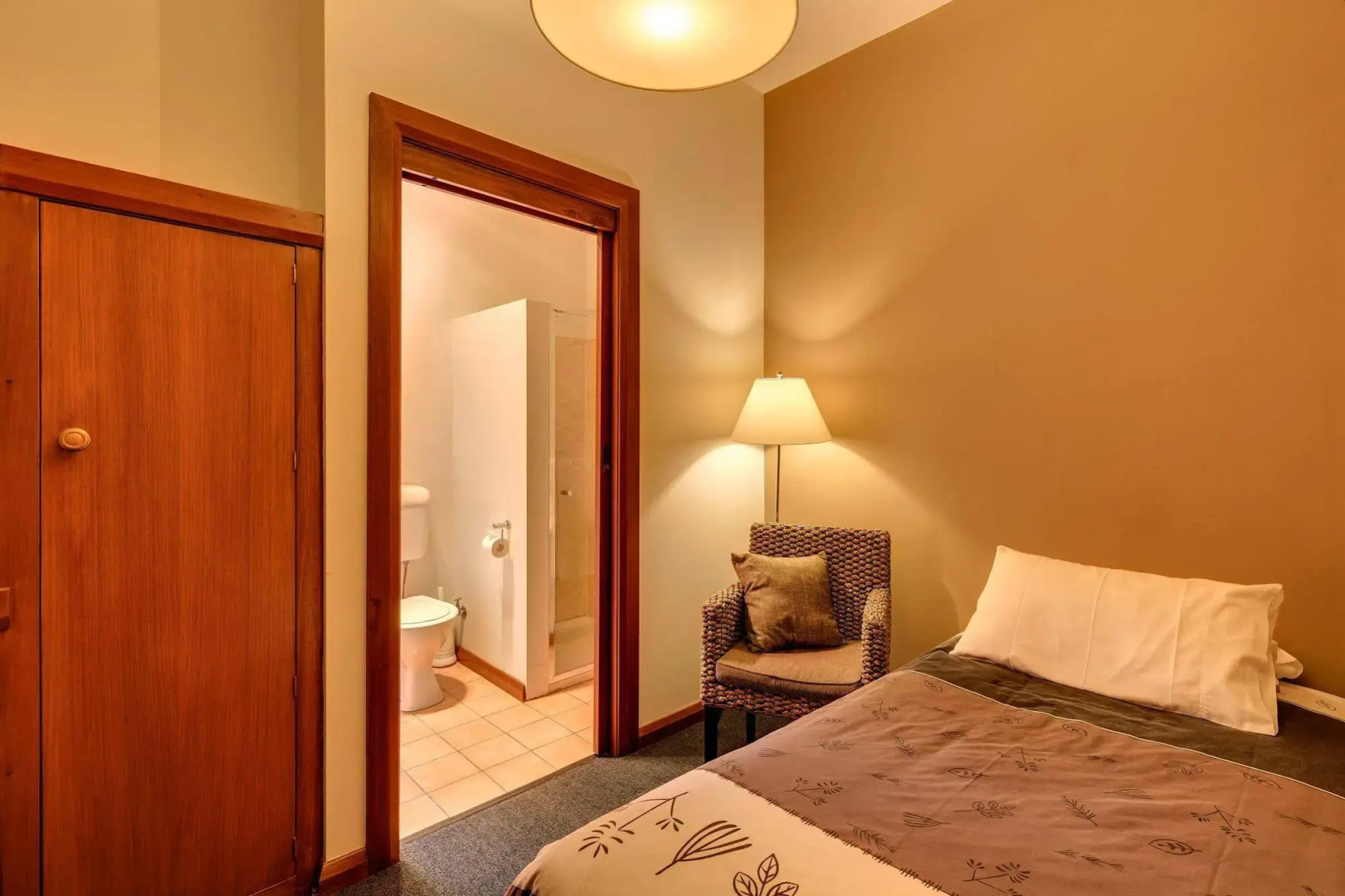 Kermandie Waterfront Hotel