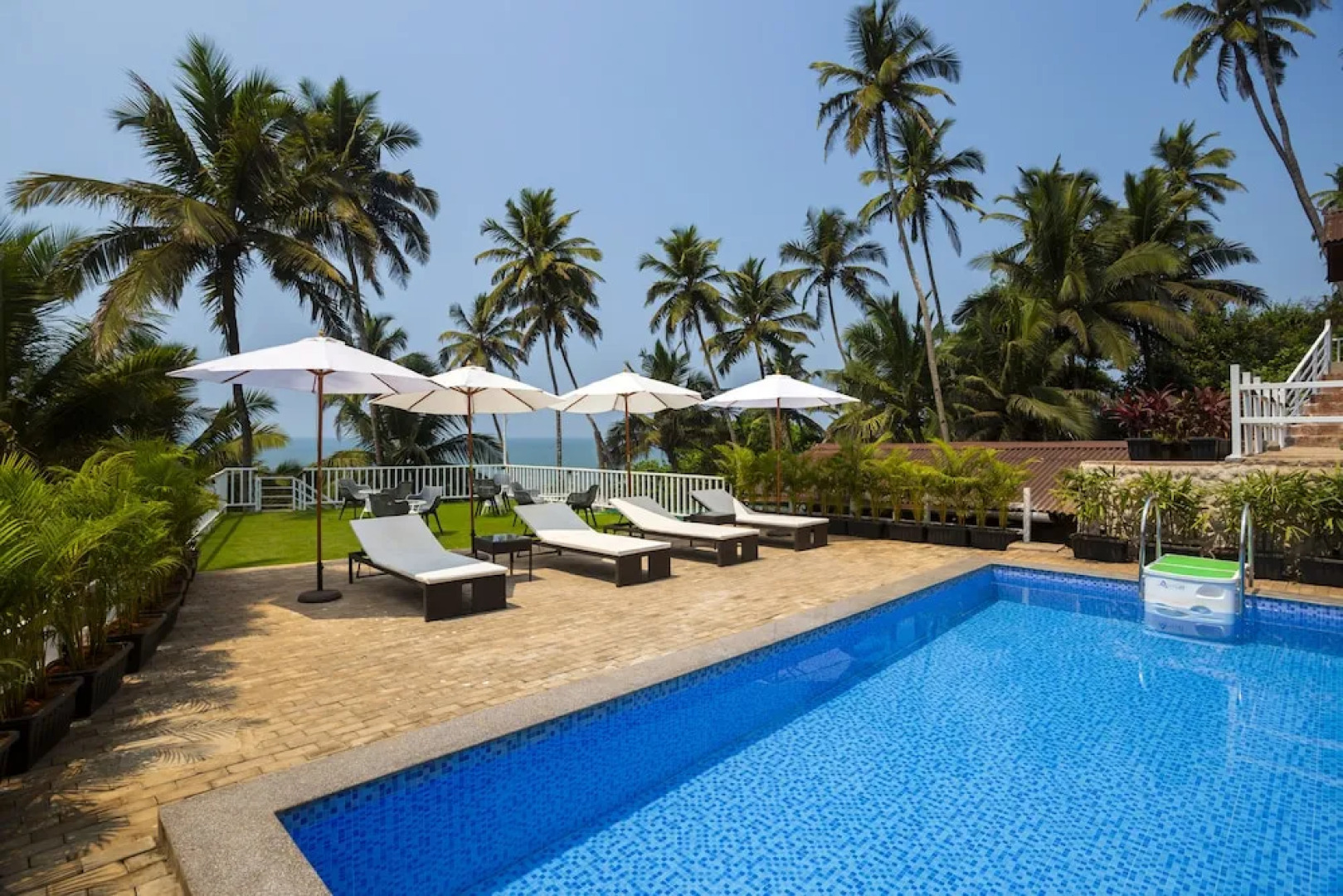 Stone Wood Beach Resort & SPA