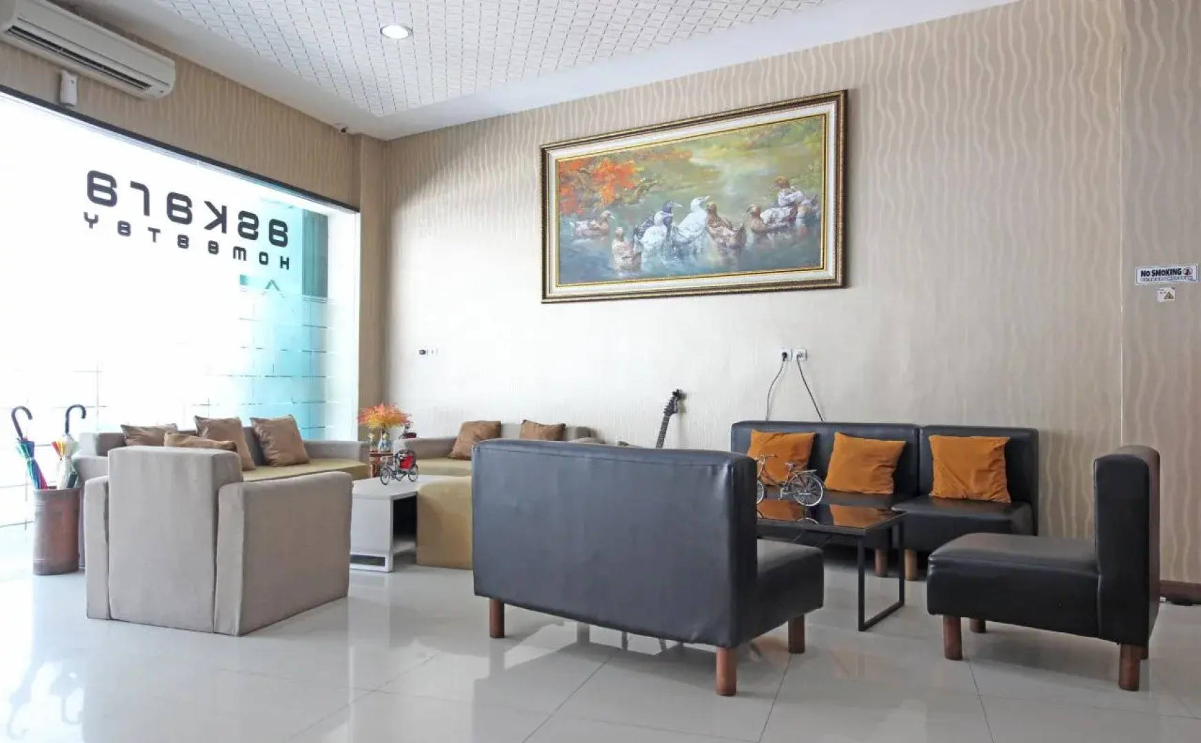 RedDoorz near UNS Solo