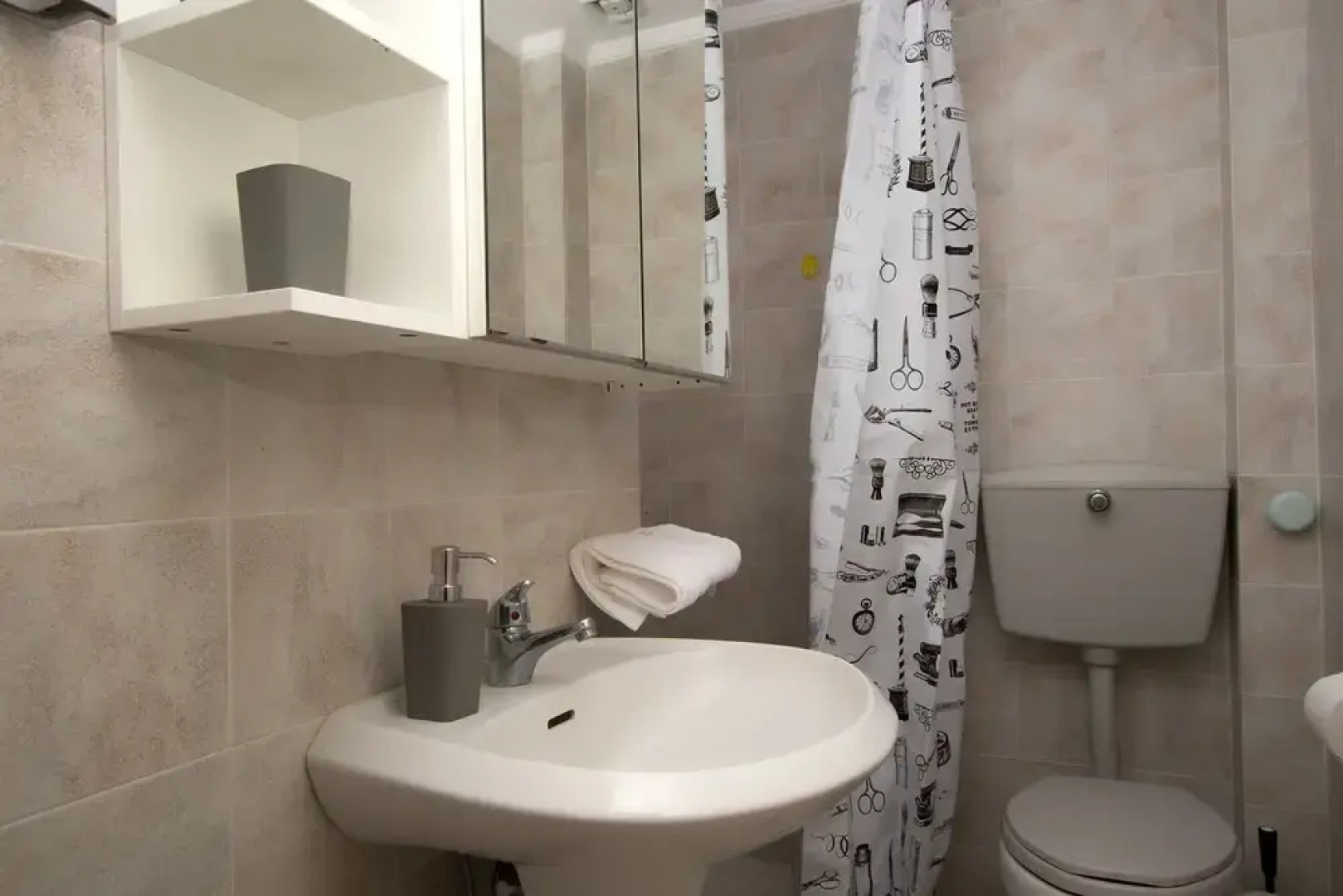 Eva Gior Shared Pool Messonaittes