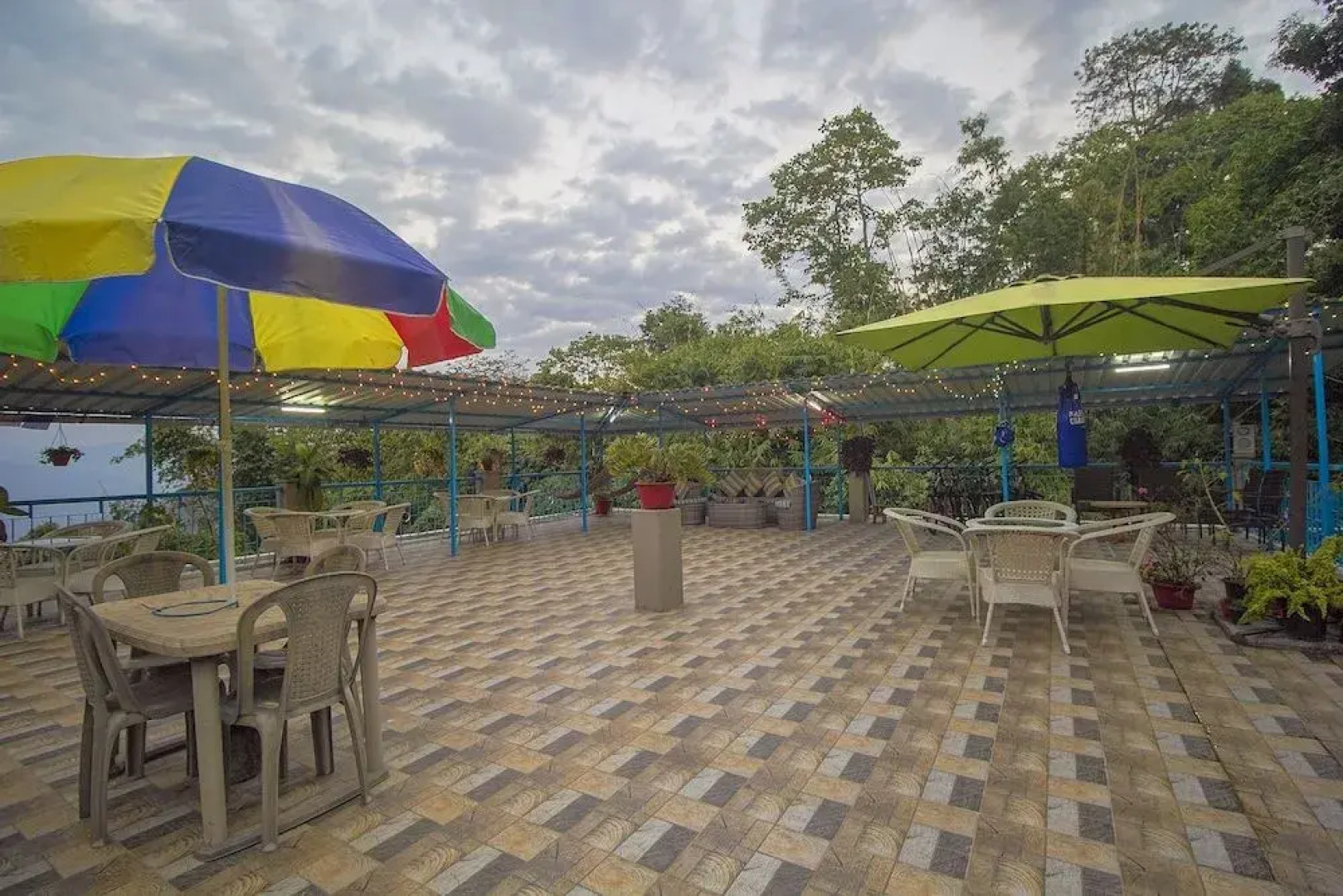 Oyo 30417 Hotel Green View Neelgiri