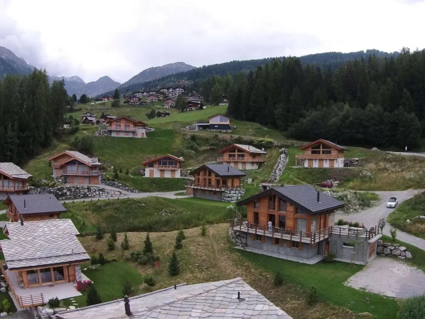 Superb new Chalet, Built in 2010, in the Middle of the ski Resort of Tzoumaz