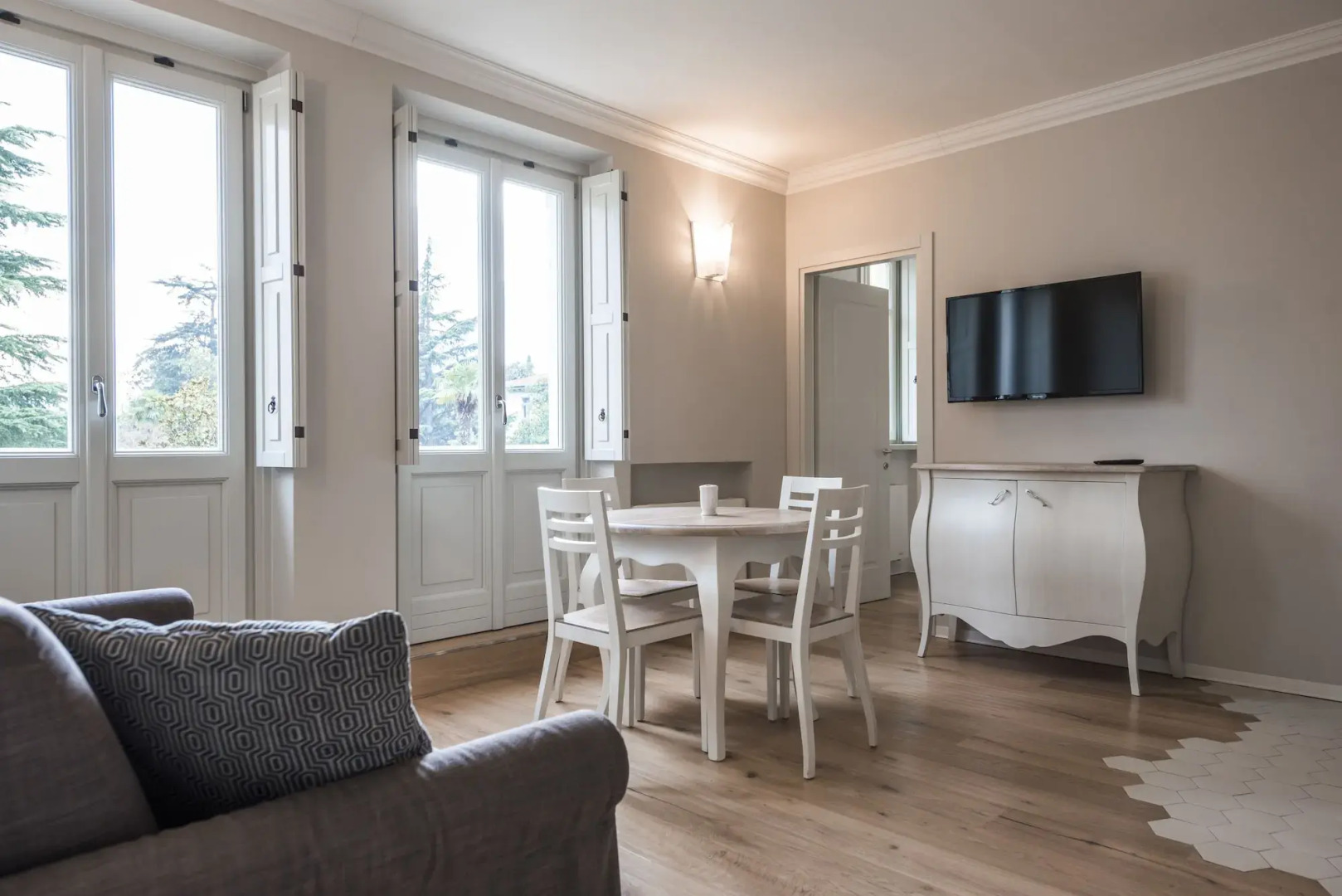 Villa Italia Luxury Suites and Apartments