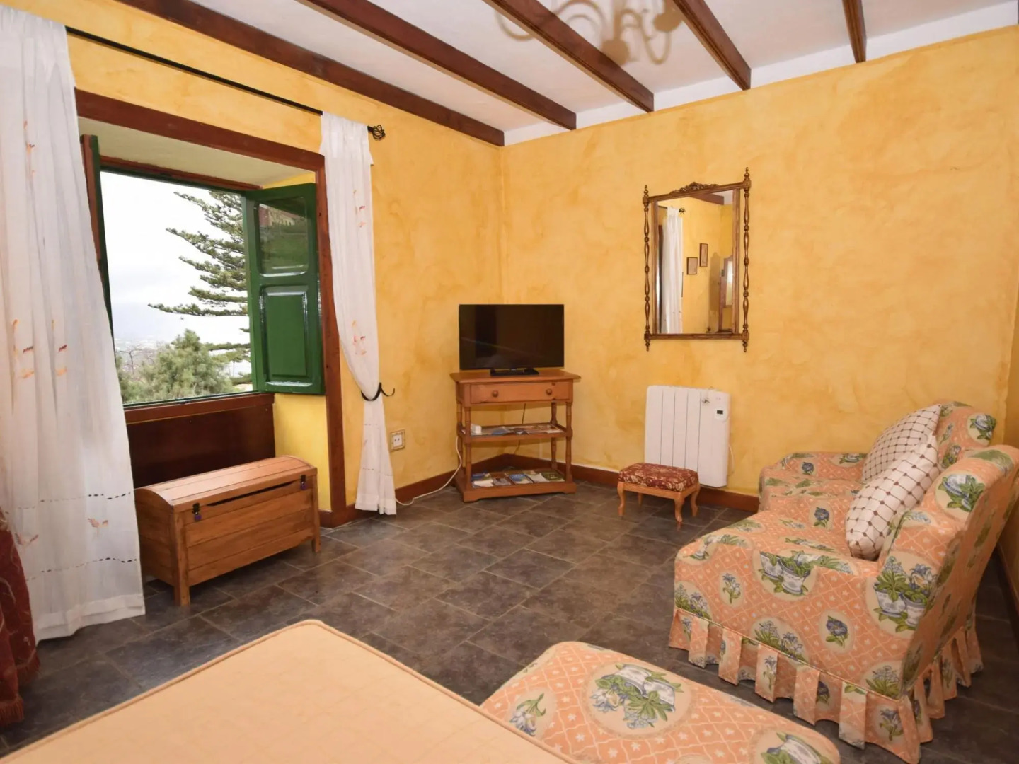 Cozy Cottage in Orotava with Swimming Pool