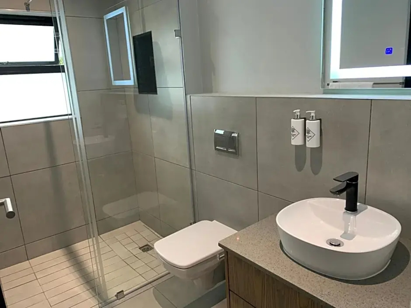 Coral Wood Self Catering Suites And BB