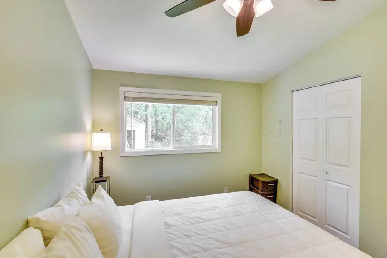 2 Mi to Lake Michigan: Pet-friendly Sawyer Apt