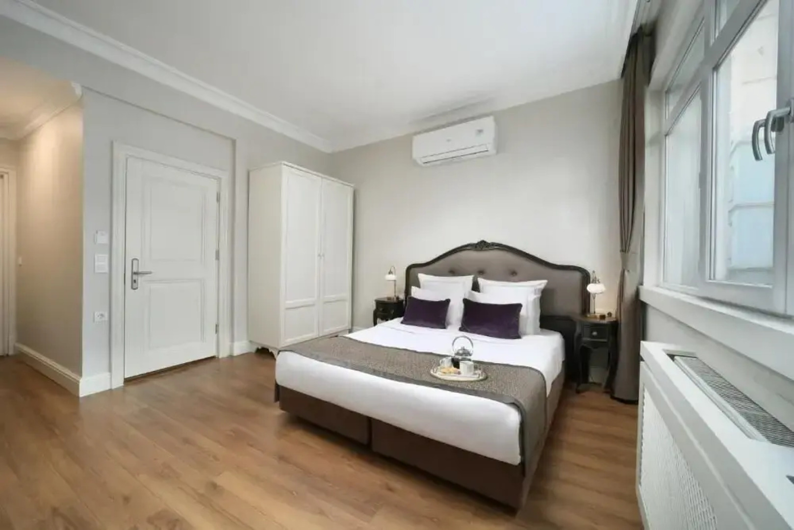 Meroddi La Porta Hotel