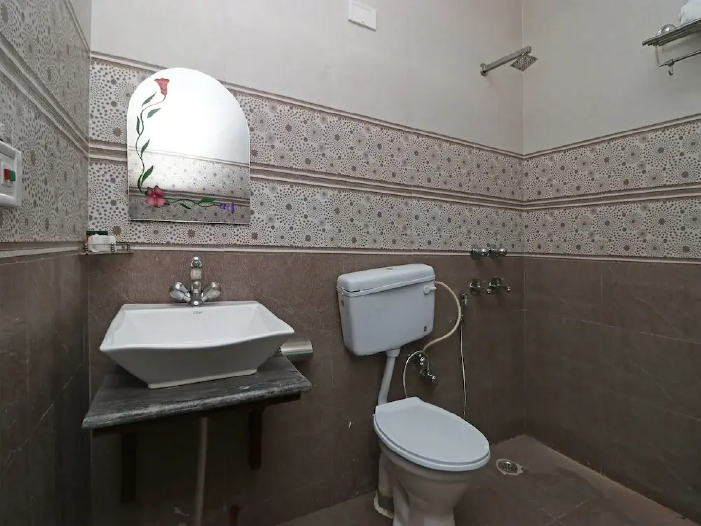 OYO 12520 Hotel Grand Tara