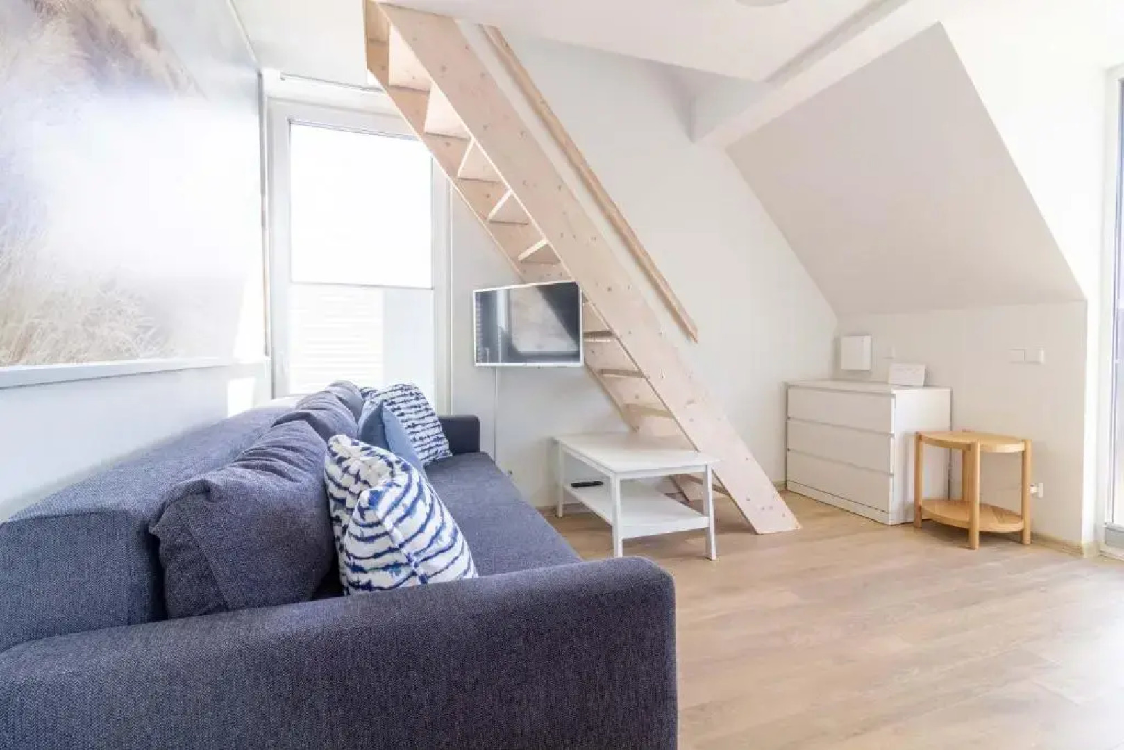 Green Shine Apartment, By Cohost