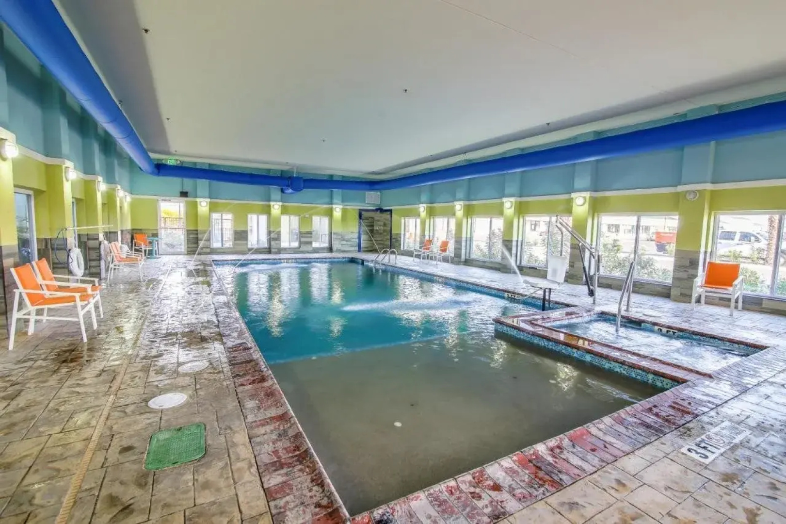 Holiday Inn Express & Suites Raymondville by IHG