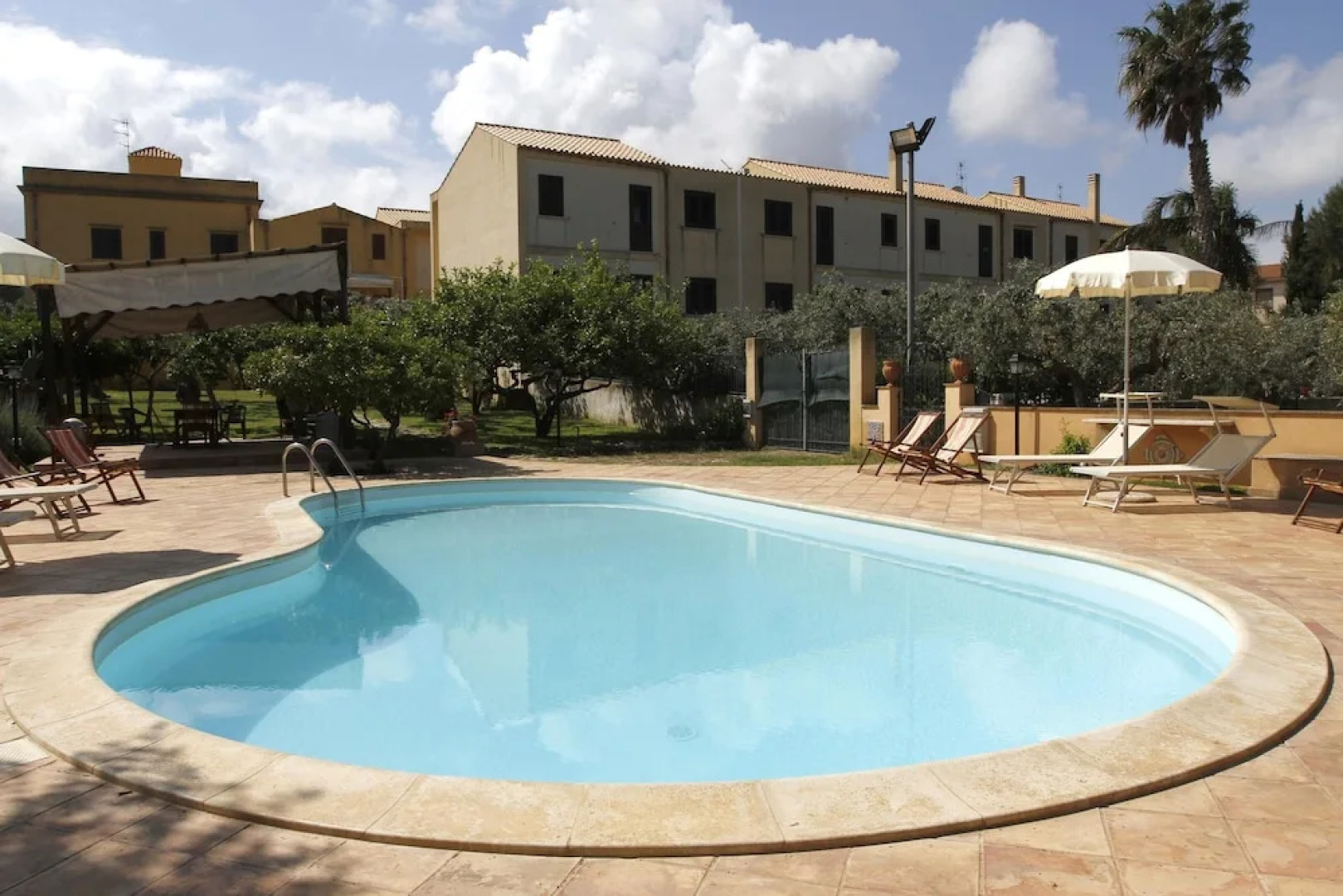 House With 3 Bedrooms in Paceco, With Shared Pool and Furnished Terrace Near the Beach