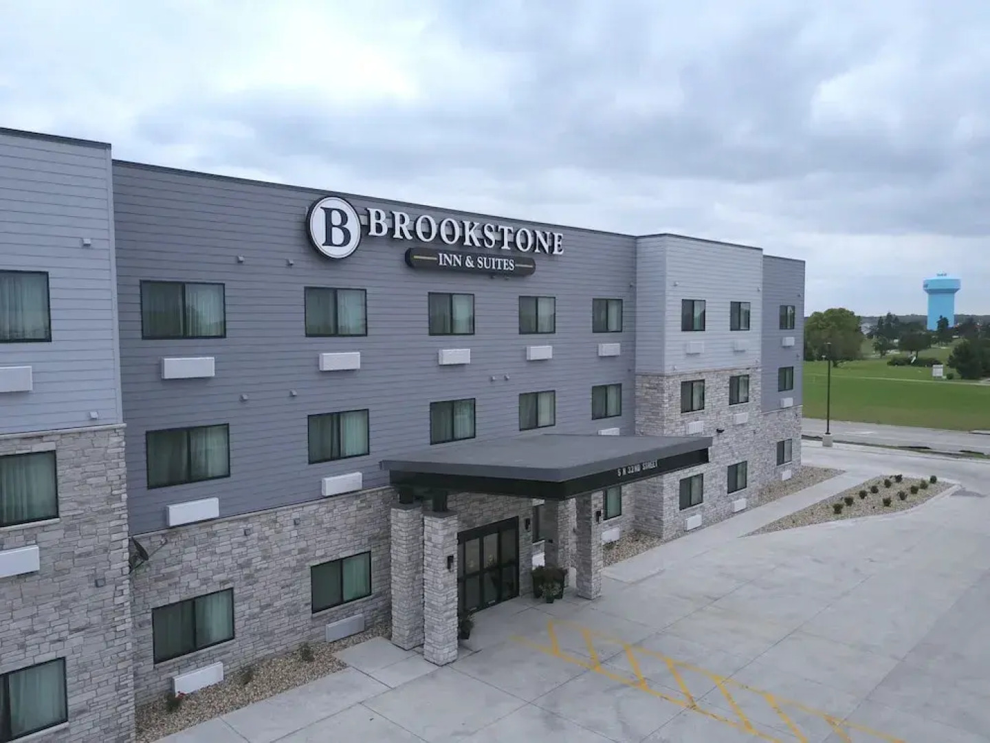 Brookstone Inn And Suites