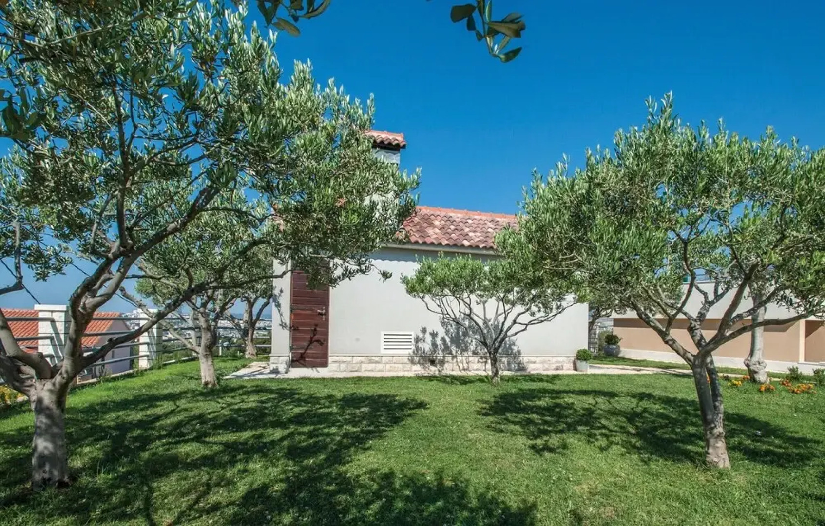 Amazing Home in Mravince With Sauna, Wifi and 9 Bedrooms