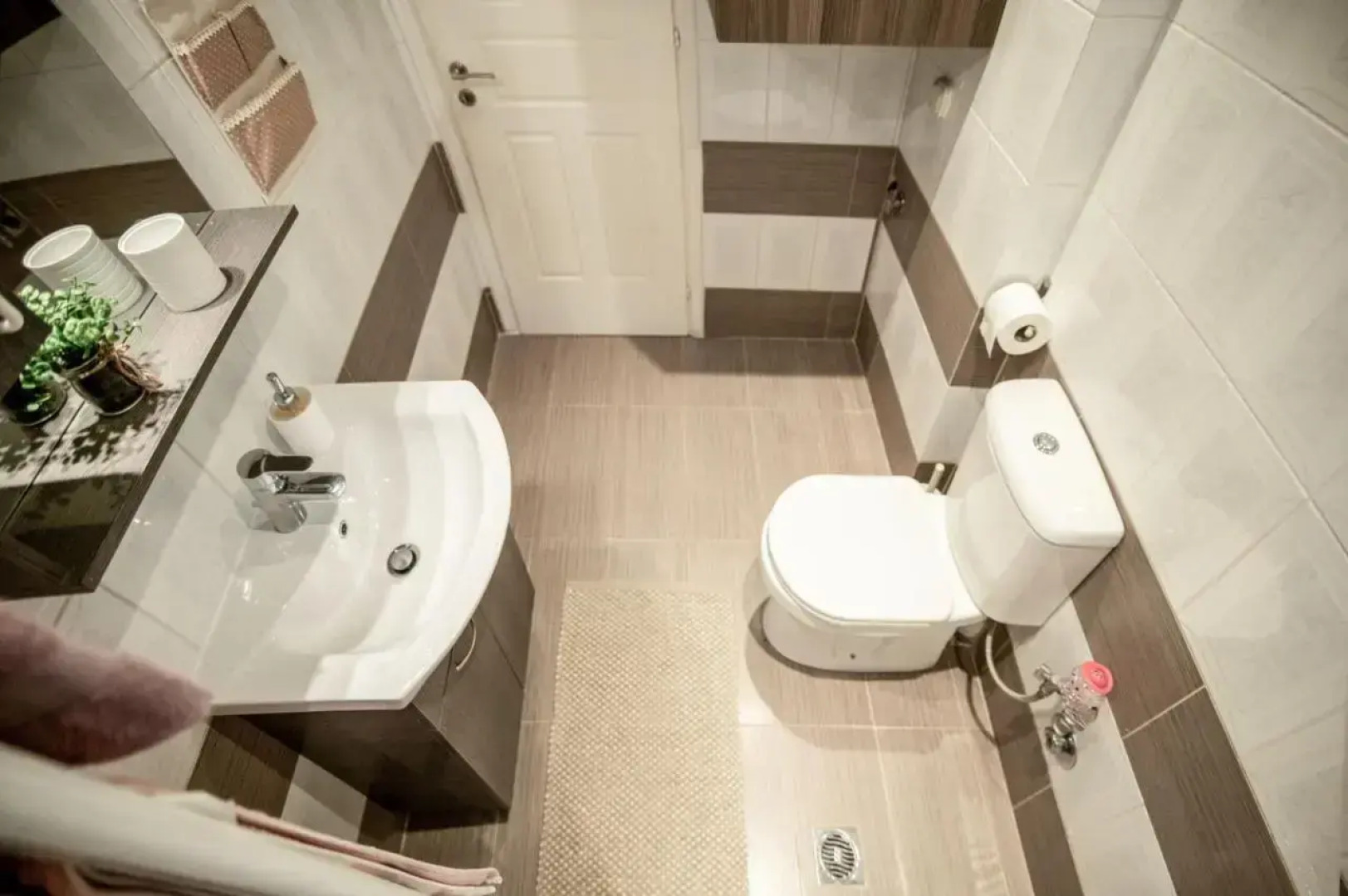 'The Ivory' House Project In Athens