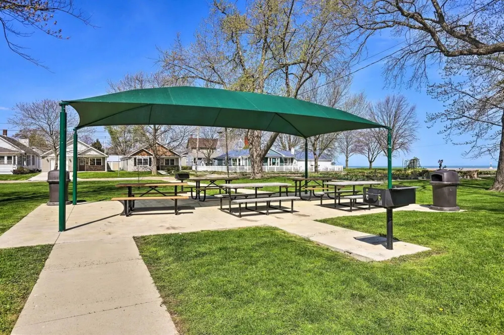 Family-friendly Port Clinton Home w/ Private Deck