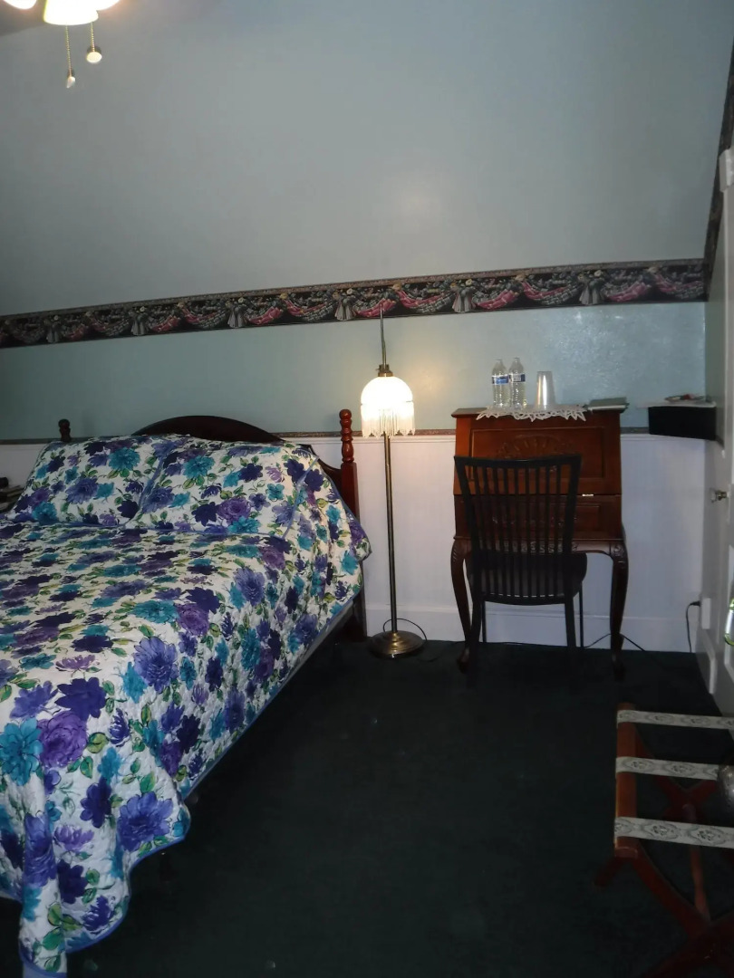 The Silk Pincushion - Easy access to downhill skiing