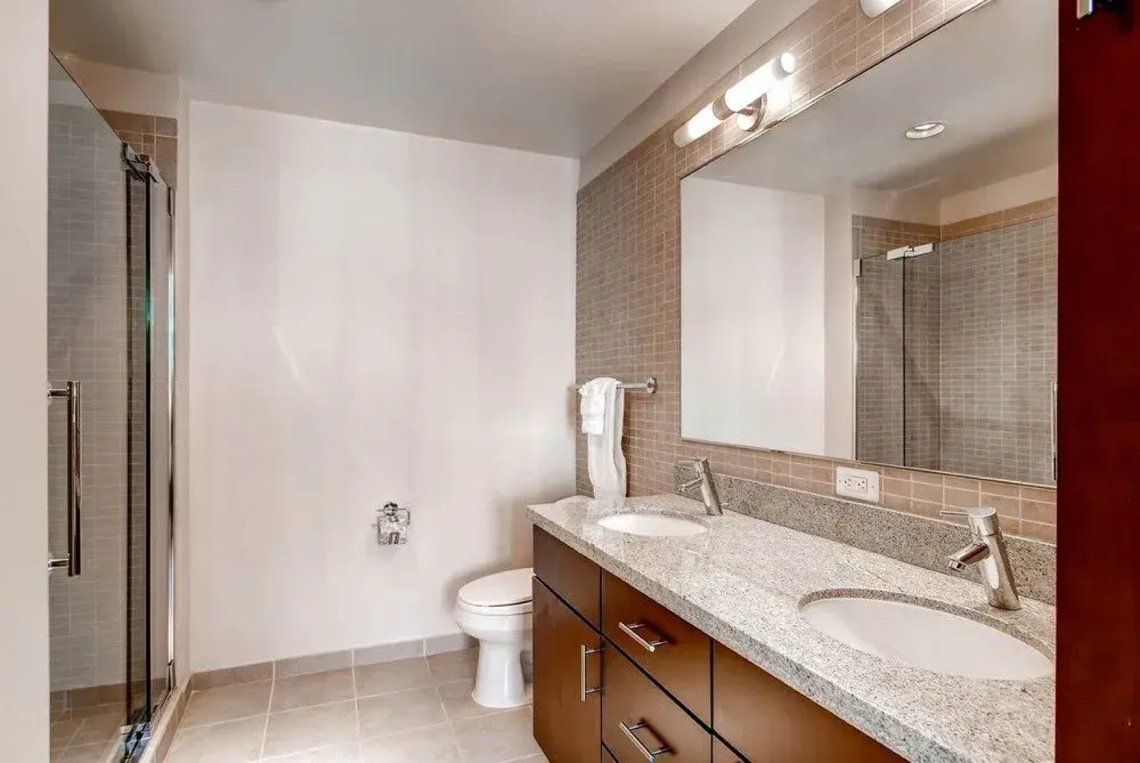 Global Luxury Suites at Toone Street