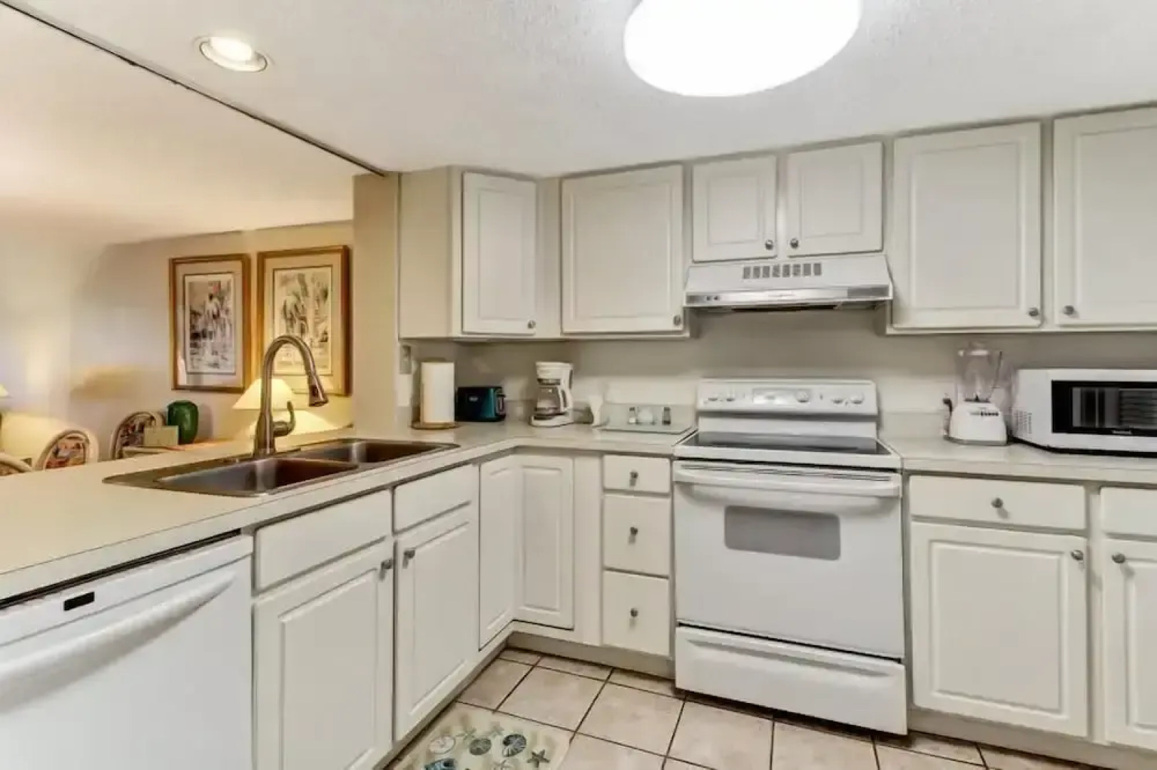 2072 Beachwood Villa