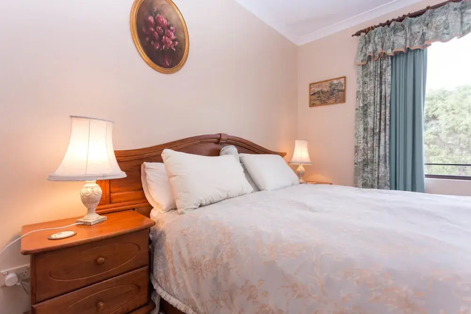 Albany's Big Grove Bed & Breakfast